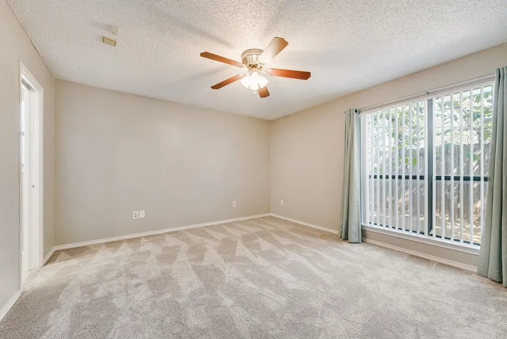 Condominium For Sale in Tarrant County , 905 Cedarland Boulevard, Arlington, Texas 76011, 2 Bedroom, 2 Bathroom, Garage spaces, 1,046 Sqft, built in 1983, mls#21381396, Real Estate Agent in Arlington, Homes For Sale in Tarrant county, Homes For Sale in Arlington, Realtor in Arlington Texas, Real Estate Brokerage Independent Realty Texas, Luminita Cordes Realtor
