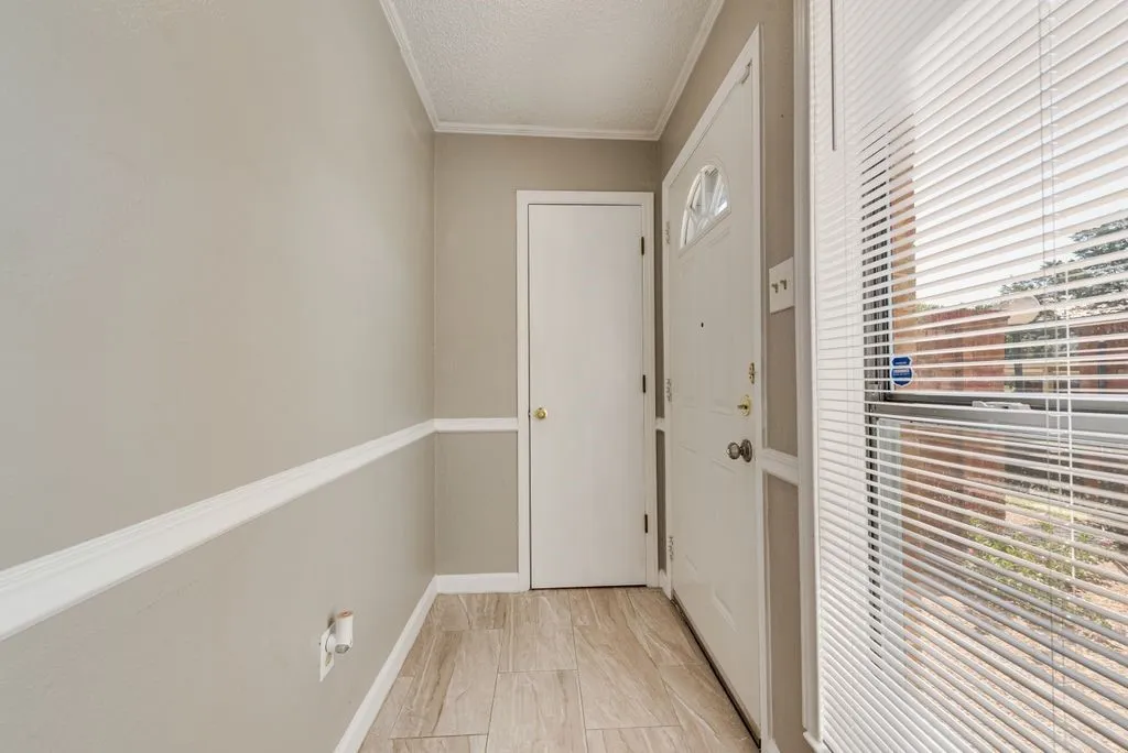 Condominium For Sale in Tarrant County , 905 Cedarland Boulevard, Arlington, Texas 76011, 2 Bedroom, 2 Bathroom, Garage spaces, 1,046 Sqft, built in 1983, mls#21381396, Real Estate Agent in Arlington, Homes For Sale in Tarrant county, Homes For Sale in Arlington, Realtor in Arlington Texas, Real Estate Brokerage Independent Realty Texas, Luminita Cordes Realtor