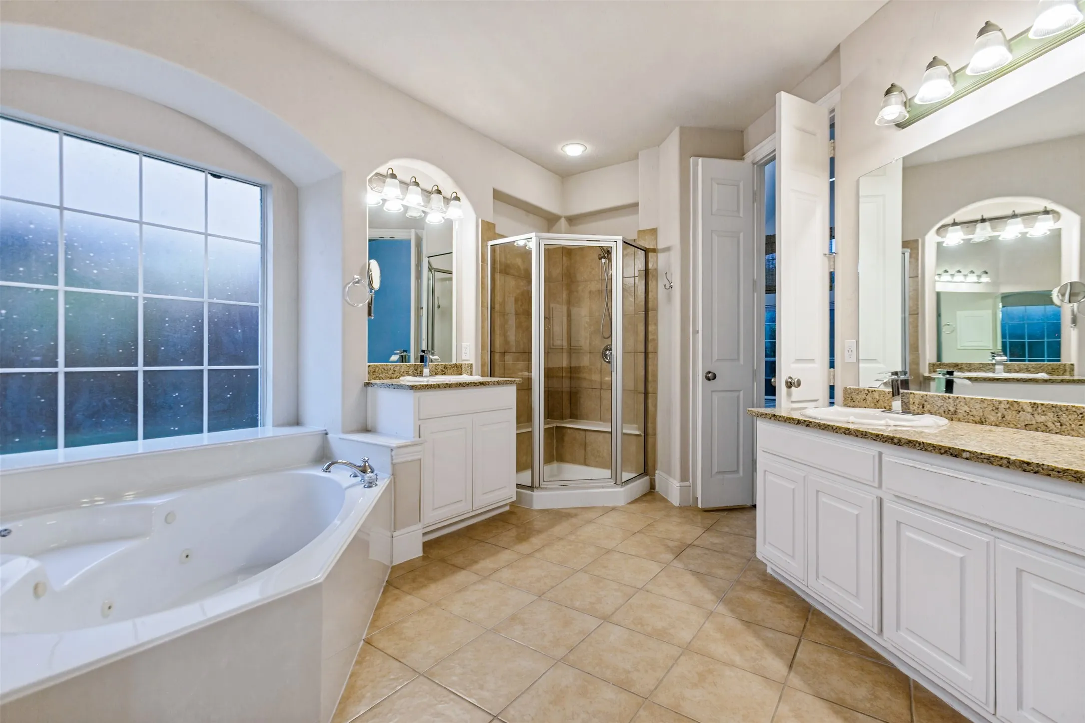 Single Family Residence For Sale in Collin County , 508 Wentworth Lane, Murphy, Texas 75094, 5 Bedroom, 4 Bathroom, 2 Garage spaces, 4,861 Sqft, built in 2006, mls#21383949, Real Estate Agent in Murphy, Homes For Sale in Collin county, Homes For Sale in Murphy, Realtor in Murphy Texas, Real Estate Brokerage Independent Realty Texas, Luminita Cordes Realtor
