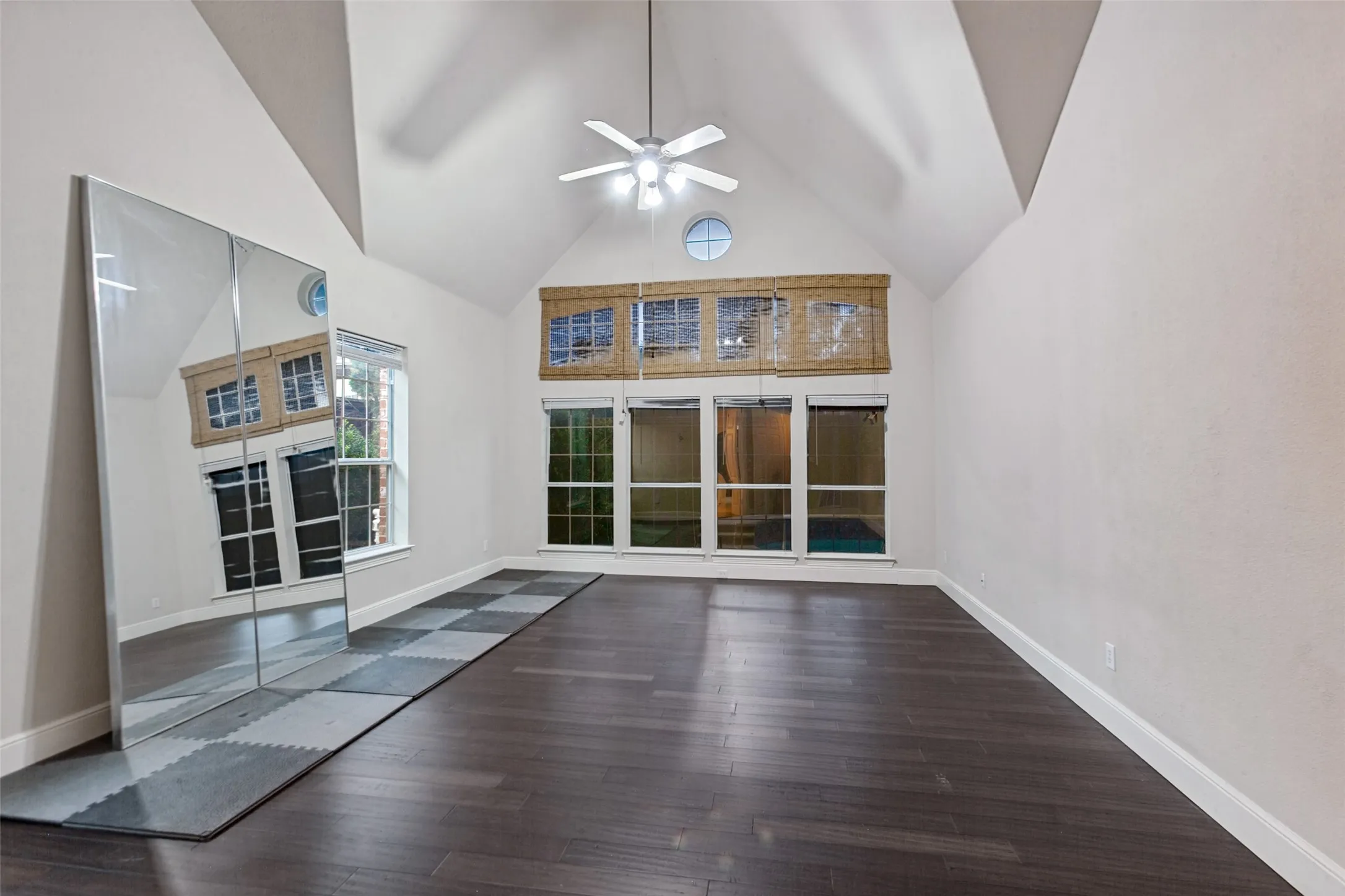 Single Family Residence For Sale in Collin County , 508 Wentworth Lane, Murphy, Texas 75094, 5 Bedroom, 4 Bathroom, 2 Garage spaces, 4,861 Sqft, built in 2006, mls#21383949, Real Estate Agent in Murphy, Homes For Sale in Collin county, Homes For Sale in Murphy, Realtor in Murphy Texas, Real Estate Brokerage Independent Realty Texas, Luminita Cordes Realtor
