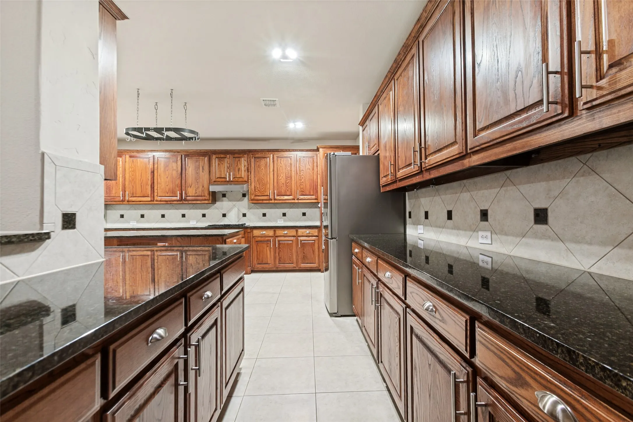 Single Family Residence For Sale in Collin County , 508 Wentworth Lane, Murphy, Texas 75094, 5 Bedroom, 4 Bathroom, 2 Garage spaces, 4,861 Sqft, built in 2006, mls#21383949, Real Estate Agent in Murphy, Homes For Sale in Collin county, Homes For Sale in Murphy, Realtor in Murphy Texas, Real Estate Brokerage Independent Realty Texas, Luminita Cordes Realtor