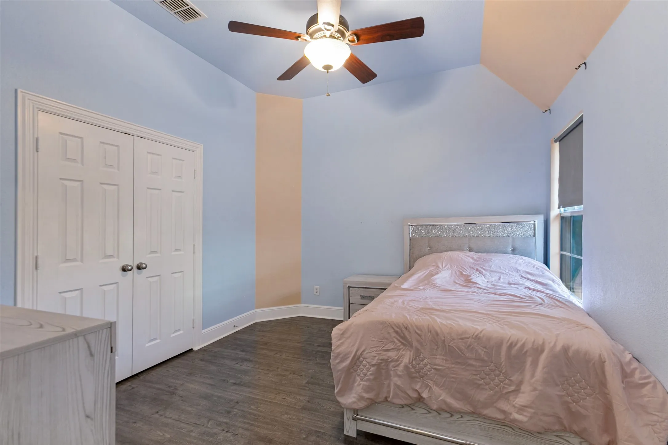 Single Family Residence For Sale in Collin County , 508 Wentworth Lane, Murphy, Texas 75094, 5 Bedroom, 4 Bathroom, 2 Garage spaces, 4,861 Sqft, built in 2006, mls#21383949, Real Estate Agent in Murphy, Homes For Sale in Collin county, Homes For Sale in Murphy, Realtor in Murphy Texas, Real Estate Brokerage Independent Realty Texas, Luminita Cordes Realtor