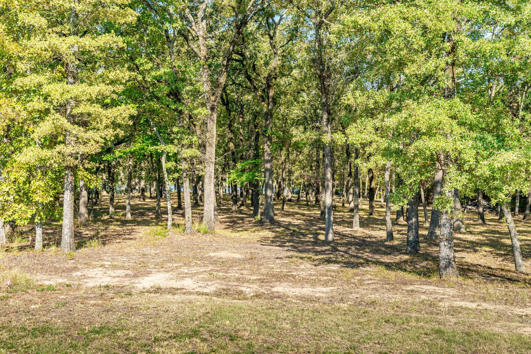 Single Family Residence For Sale in Hunt County , 6707 Anchor Point, Quinlan, Texas 75474, 4 Bedroom, 4 Bathroom, 2 Garage spaces, 3,730 Sqft, built in 2022, mls#21382701, Real Estate Agent in Quinlan, Homes For Sale in Hunt county, Homes For Sale in Quinlan, Realtor in Quinlan Texas, Real Estate Brokerage Independent Realty Texas, Luminita Cordes Realtor