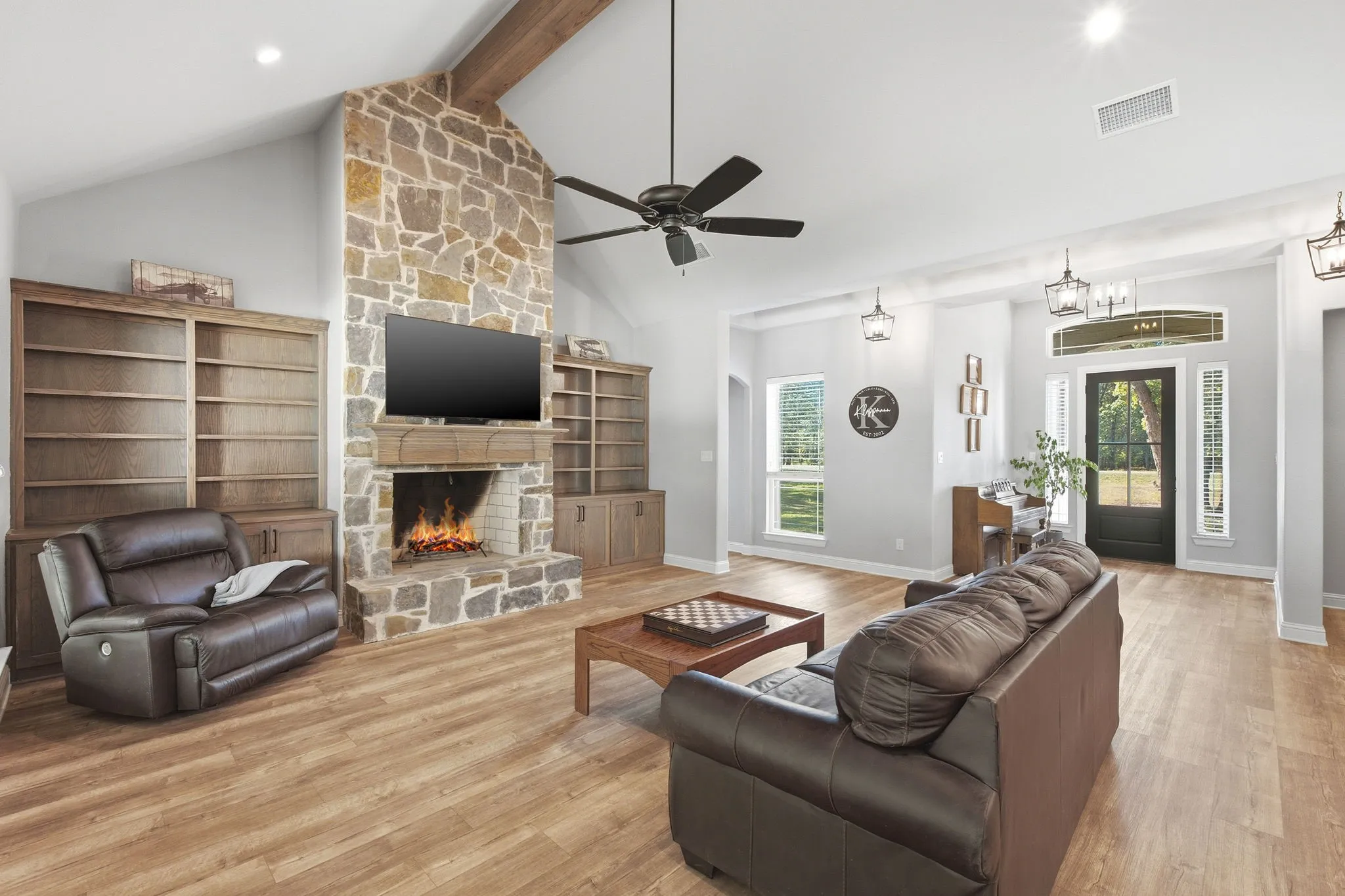 Single Family Residence For Sale in Hunt County , 6707 Anchor Point, Quinlan, Texas 75474, 4 Bedroom, 4 Bathroom, 2 Garage spaces, 3,730 Sqft, built in 2022, mls#21382701, Real Estate Agent in Quinlan, Homes For Sale in Hunt county, Homes For Sale in Quinlan, Realtor in Quinlan Texas, Real Estate Brokerage Independent Realty Texas, Luminita Cordes Realtor