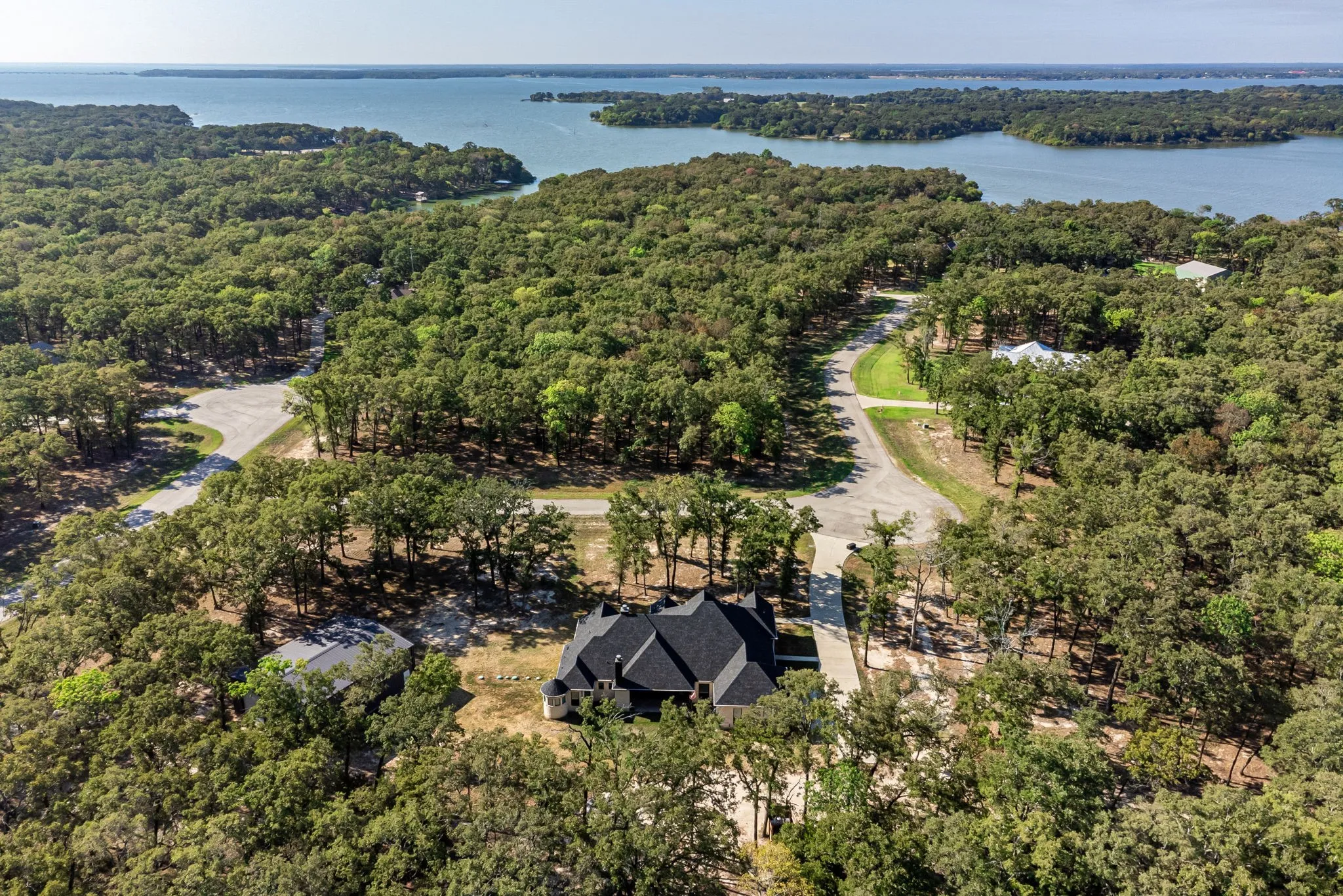 Single Family Residence For Sale in Hunt County , 6707 Anchor Point, Quinlan, Texas 75474, 4 Bedroom, 4 Bathroom, 2 Garage spaces, 3,730 Sqft, built in 2022, mls#21382701, Real Estate Agent in Quinlan, Homes For Sale in Hunt county, Homes For Sale in Quinlan, Realtor in Quinlan Texas, Real Estate Brokerage Independent Realty Texas, Luminita Cordes Realtor