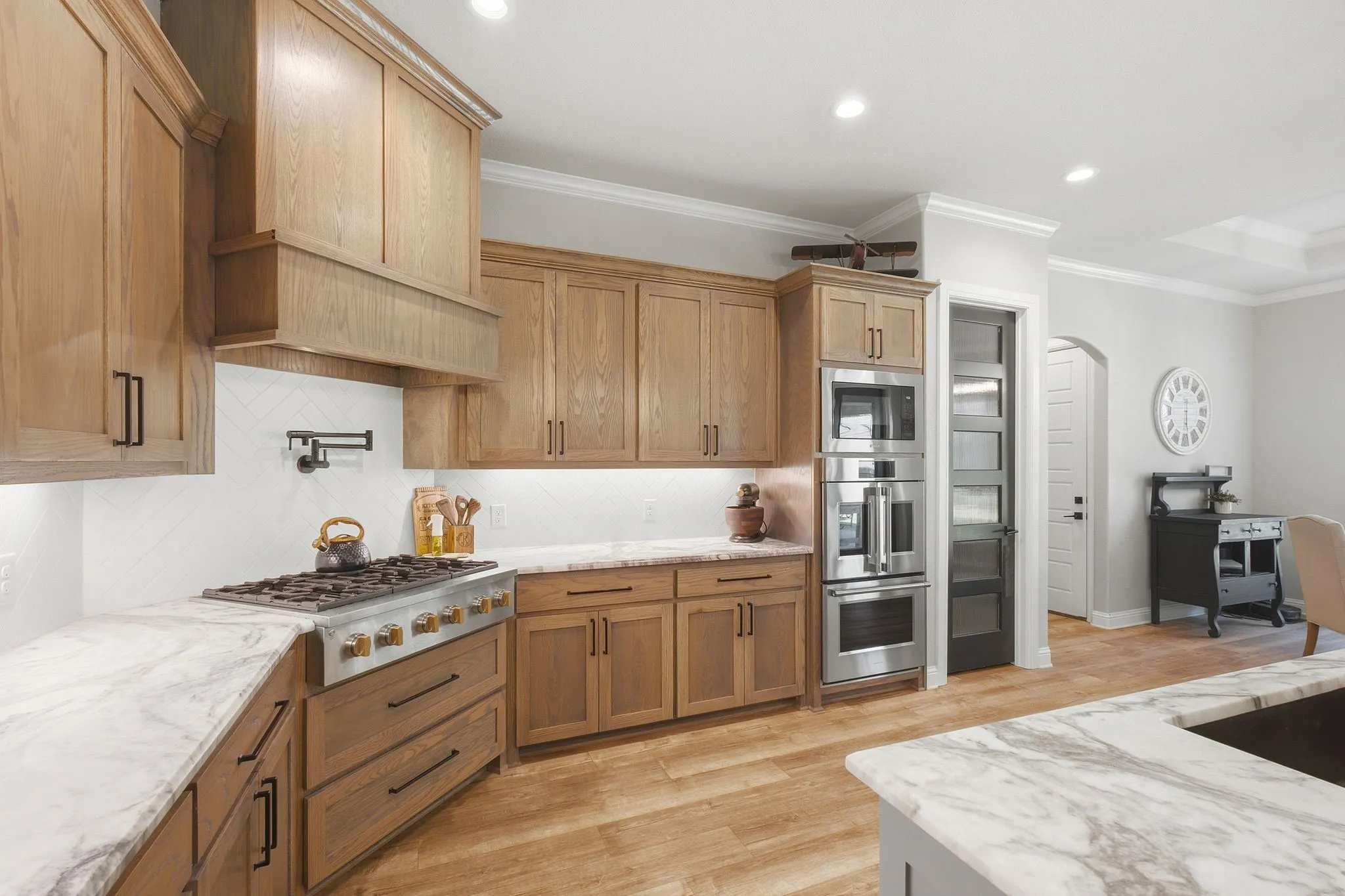 Single Family Residence For Sale in Hunt County , 6707 Anchor Point, Quinlan, Texas 75474, 4 Bedroom, 4 Bathroom, 2 Garage spaces, 3,730 Sqft, built in 2022, mls#21382701, Real Estate Agent in Quinlan, Homes For Sale in Hunt county, Homes For Sale in Quinlan, Realtor in Quinlan Texas, Real Estate Brokerage Independent Realty Texas, Luminita Cordes Realtor
