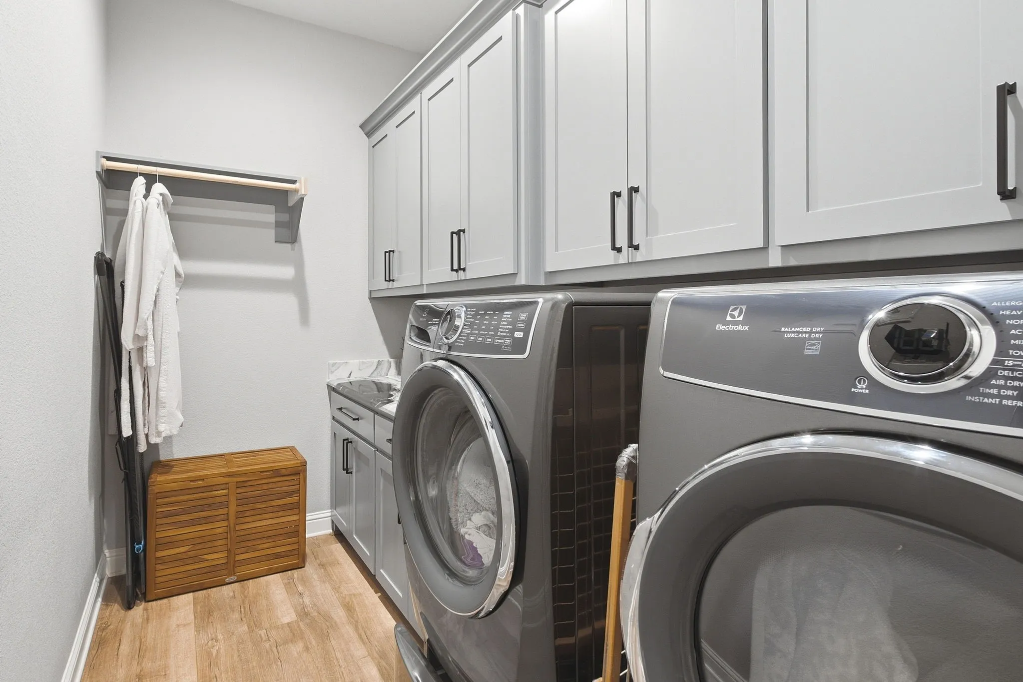 Single Family Residence For Sale in Hunt County , 6707 Anchor Point, Quinlan, Texas 75474, 4 Bedroom, 4 Bathroom, 2 Garage spaces, 3,730 Sqft, built in 2022, mls#21382701, Real Estate Agent in Quinlan, Homes For Sale in Hunt county, Homes For Sale in Quinlan, Realtor in Quinlan Texas, Real Estate Brokerage Independent Realty Texas, Luminita Cordes Realtor