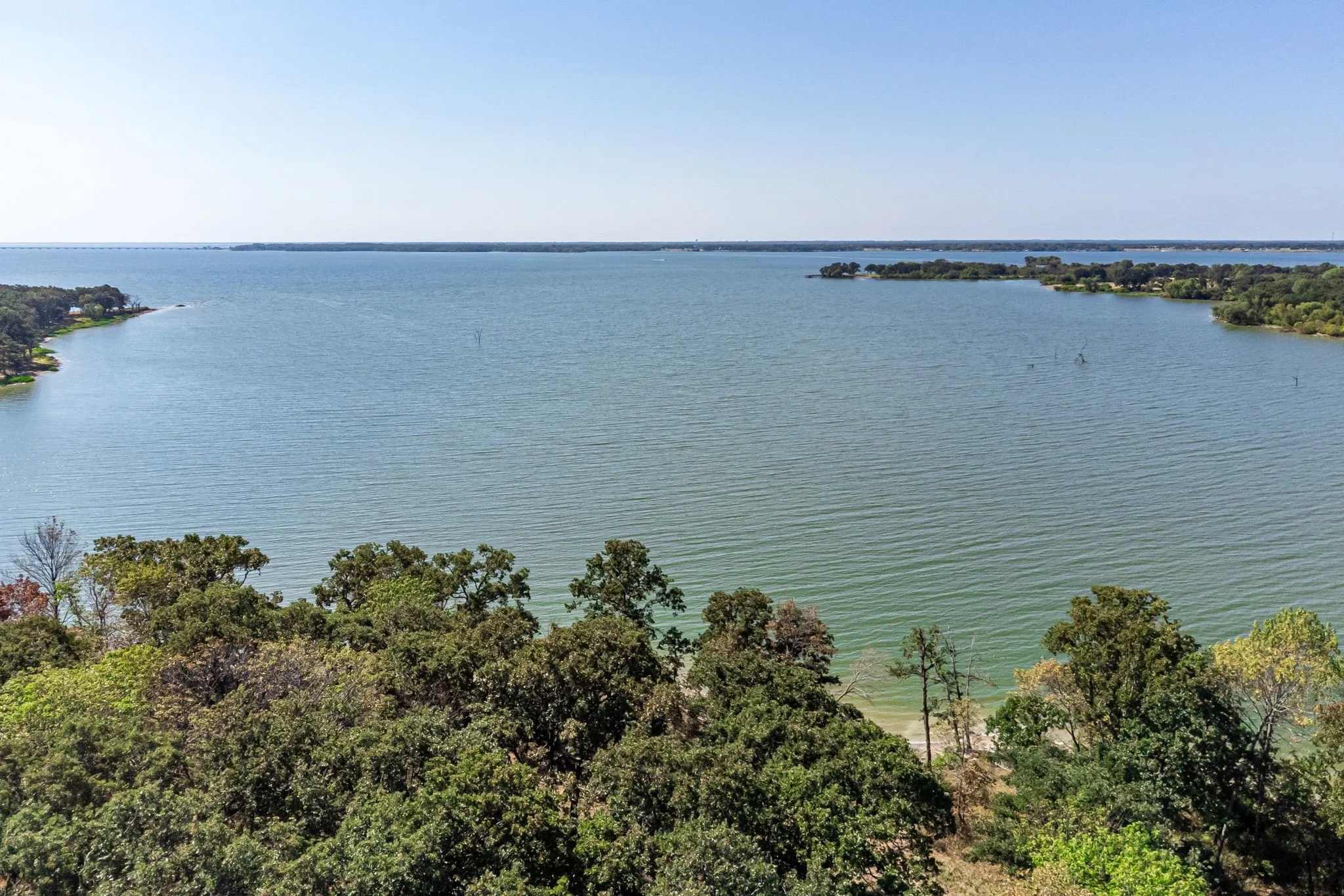 Single Family Residence For Sale in Hunt County , 6707 Anchor Point, Quinlan, Texas 75474, 4 Bedroom, 4 Bathroom, 2 Garage spaces, 3,730 Sqft, built in 2022, mls#21382701, Real Estate Agent in Quinlan, Homes For Sale in Hunt county, Homes For Sale in Quinlan, Realtor in Quinlan Texas, Real Estate Brokerage Independent Realty Texas, Luminita Cordes Realtor