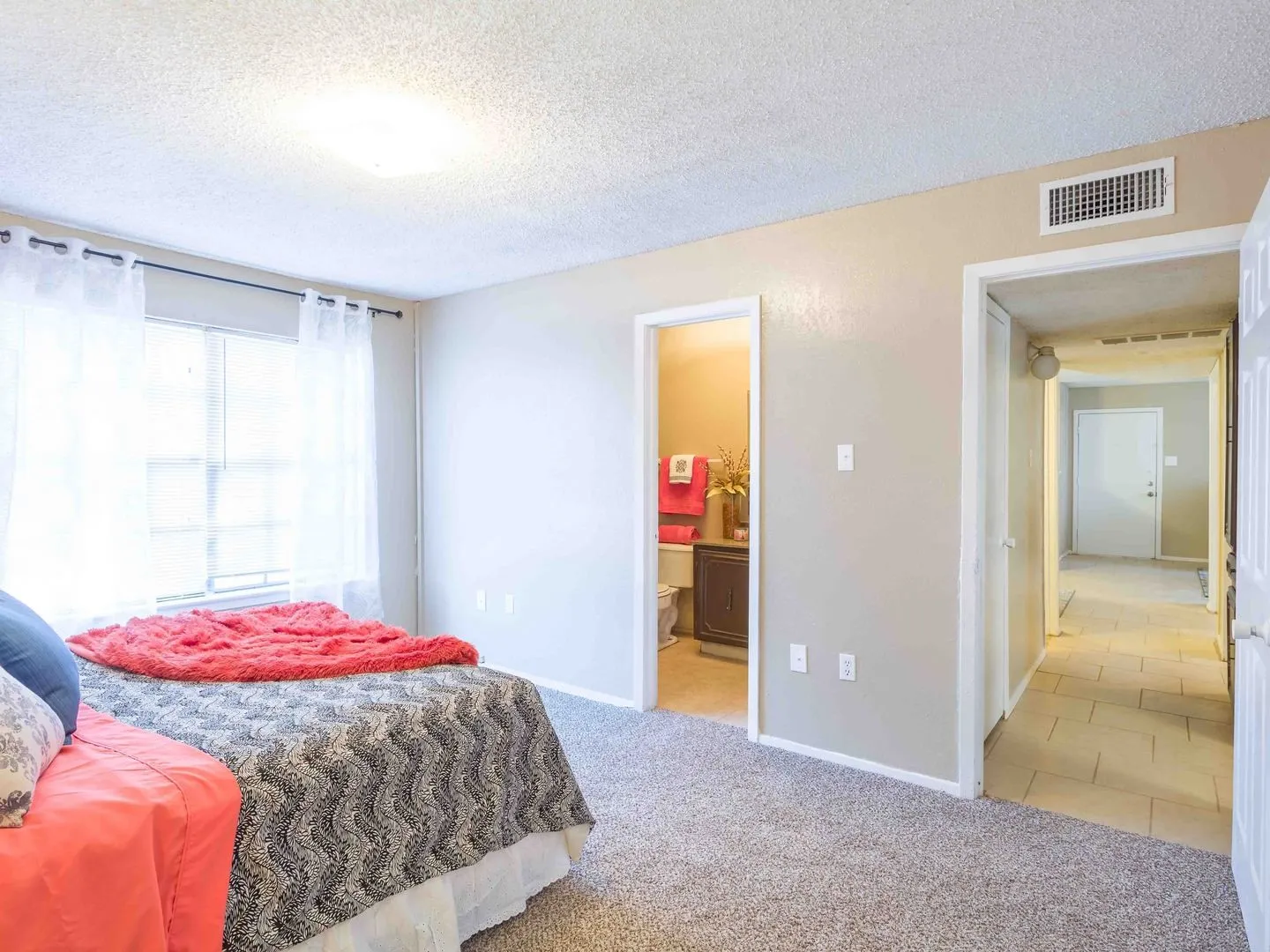 Apartment For Rent in Taylor County , 2400 Buffalo Gap Road 270, Abilene, Texas 79605, 3 Bedroom, 2 Bathroom, Garage spaces, 1,177 Sqft, built in 1973, mls#21383953, Real Estate Agent in Abilene, Homes For Rent in Taylor county, Homes For Rent in Abilene, Realtor in Abilene Texas, Real Estate Brokerage Independent Realty Texas, Luminita Cordes Realtor