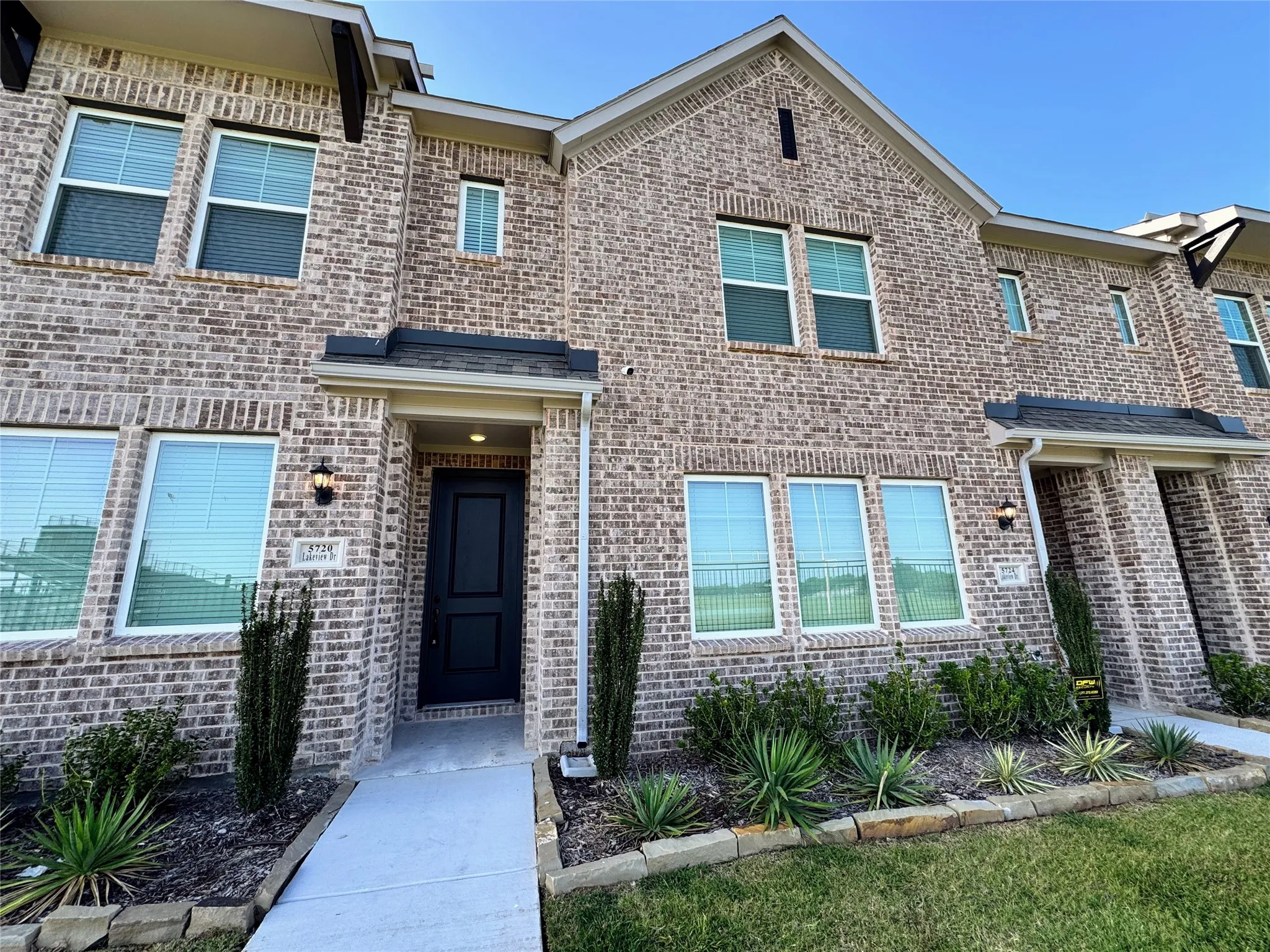 Townhouse For Rent in Tarrant County , 5720 Lakeview Drive, Watauga, Texas 76148, 3 Bedroom, 3 Bathroom, 2 Garage spaces, 1,869 Sqft, built in 2026, mls#21383960, Real Estate Agent in Watauga, Homes For Rent in Tarrant county, Homes For Rent in Watauga, Realtor in Watauga Texas, Real Estate Brokerage Independent Realty Texas, Luminita Cordes Realtor