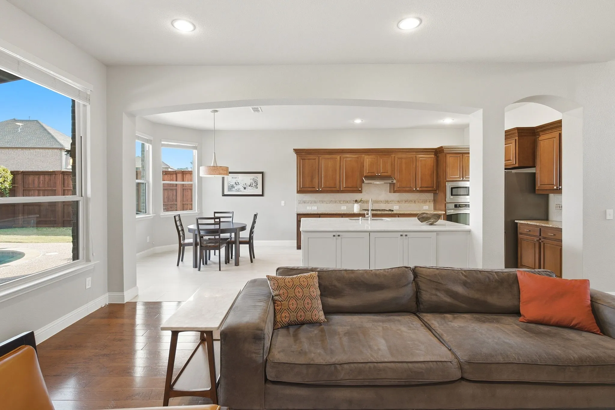 Single Family Residence For Sale in Collin County , 613 Maize Road, Murphy, Texas 75094, 5 Bedroom, 4 Bathroom, 3 Garage spaces, 3,776 Sqft, built in 2007, mls#21382681, Real Estate Agent in Murphy, Homes For Sale in Collin county, Homes For Sale in Murphy, Realtor in Murphy Texas, Real Estate Brokerage Independent Realty Texas, Luminita Cordes Realtor