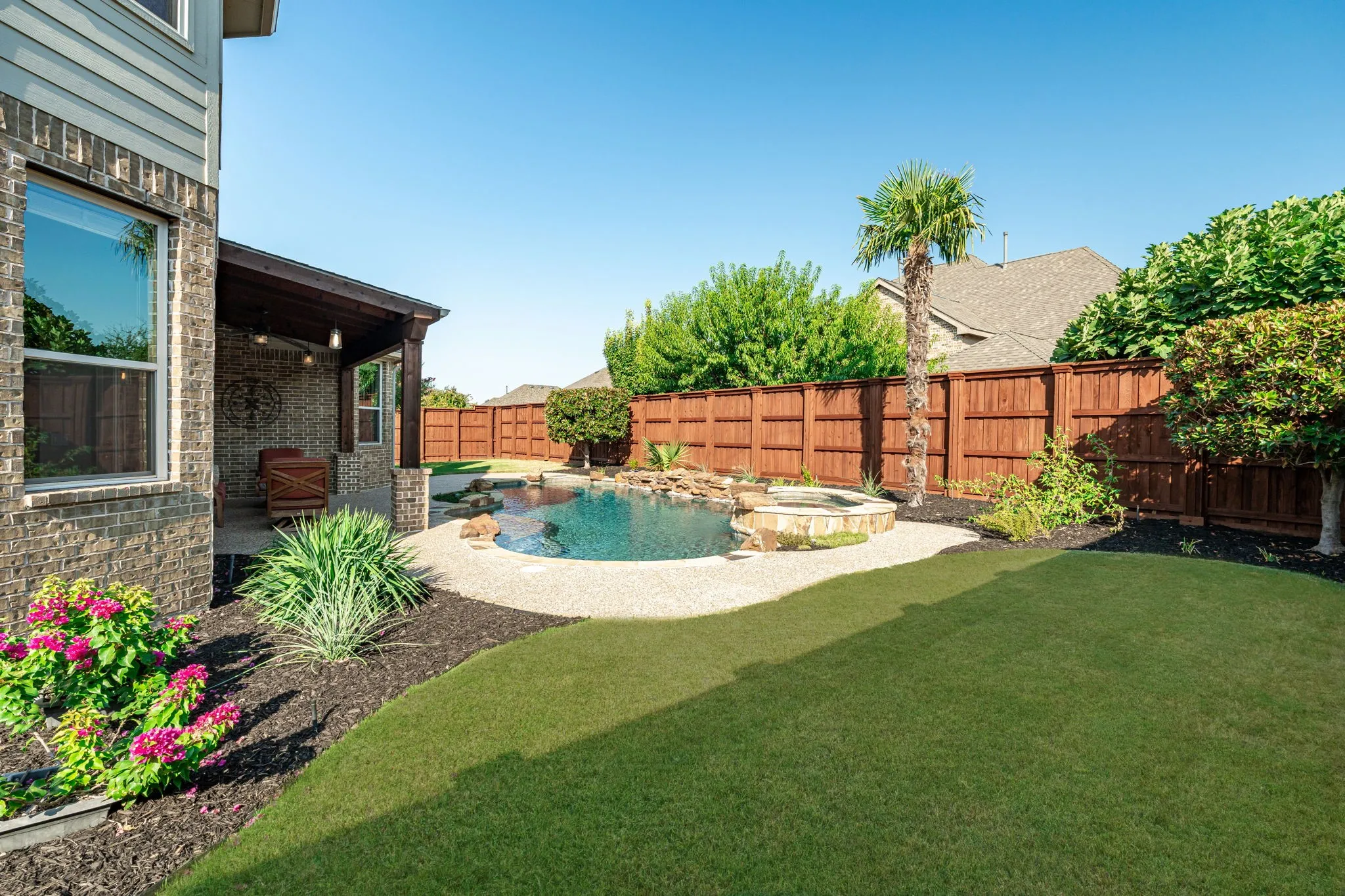 Single Family Residence For Sale in Collin County , 613 Maize Road, Murphy, Texas 75094, 5 Bedroom, 4 Bathroom, 3 Garage spaces, 3,776 Sqft, built in 2007, mls#21382681, Real Estate Agent in Murphy, Homes For Sale in Collin county, Homes For Sale in Murphy, Realtor in Murphy Texas, Real Estate Brokerage Independent Realty Texas, Luminita Cordes Realtor