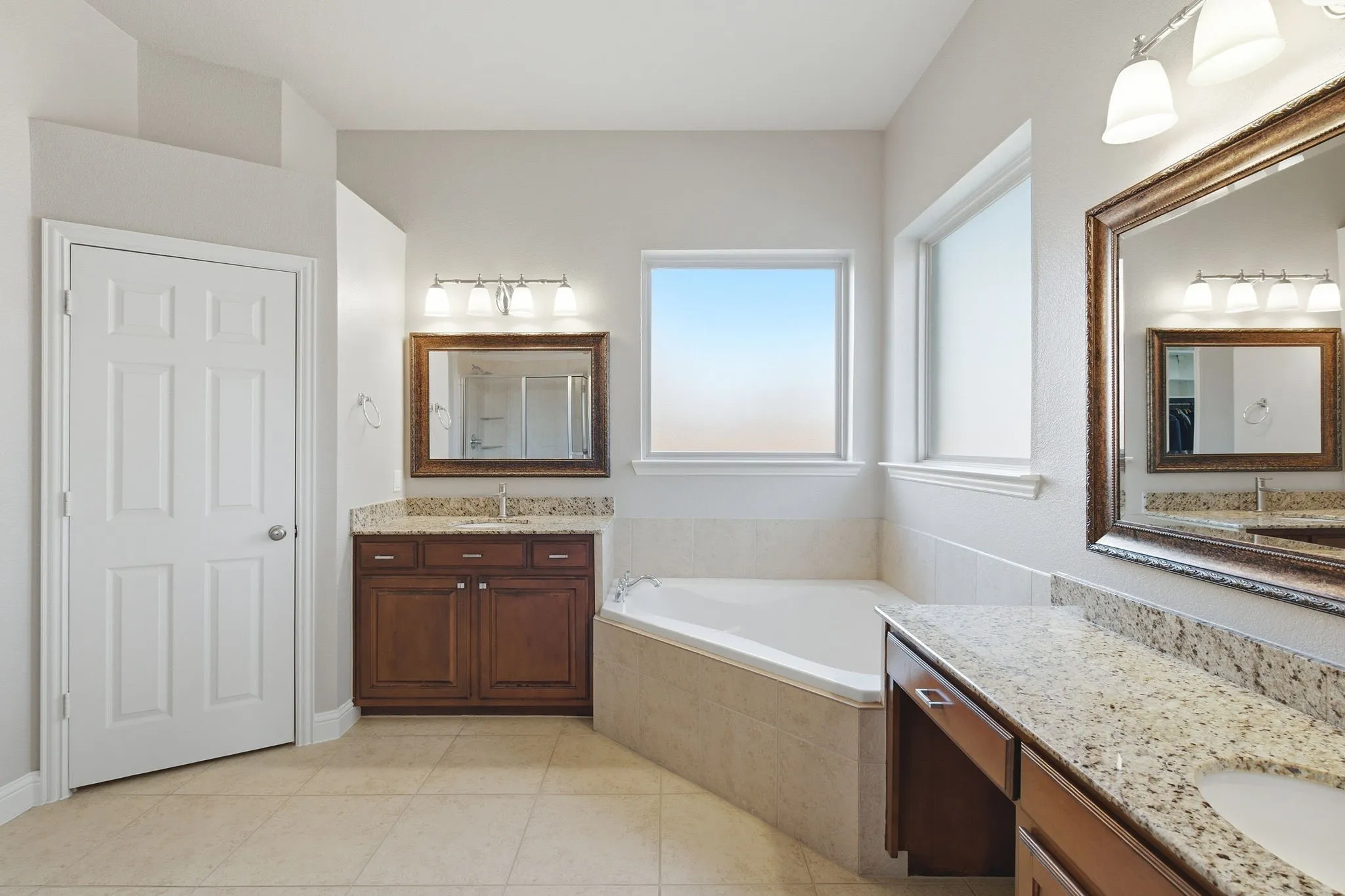 Single Family Residence For Sale in Collin County , 613 Maize Road, Murphy, Texas 75094, 5 Bedroom, 4 Bathroom, 3 Garage spaces, 3,776 Sqft, built in 2007, mls#21382681, Real Estate Agent in Murphy, Homes For Sale in Collin county, Homes For Sale in Murphy, Realtor in Murphy Texas, Real Estate Brokerage Independent Realty Texas, Luminita Cordes Realtor