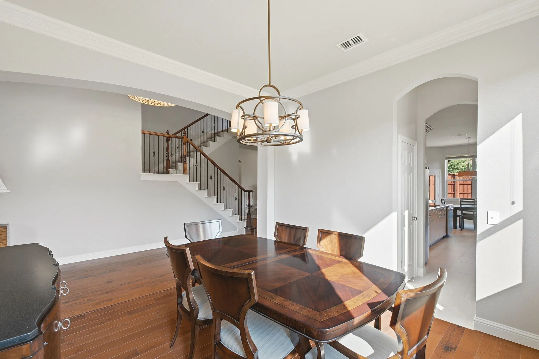 Single Family Residence For Sale in Collin County , 613 Maize Road, Murphy, Texas 75094, 5 Bedroom, 4 Bathroom, 3 Garage spaces, 3,776 Sqft, built in 2007, mls#21382681, Real Estate Agent in Murphy, Homes For Sale in Collin county, Homes For Sale in Murphy, Realtor in Murphy Texas, Real Estate Brokerage Independent Realty Texas, Luminita Cordes Realtor