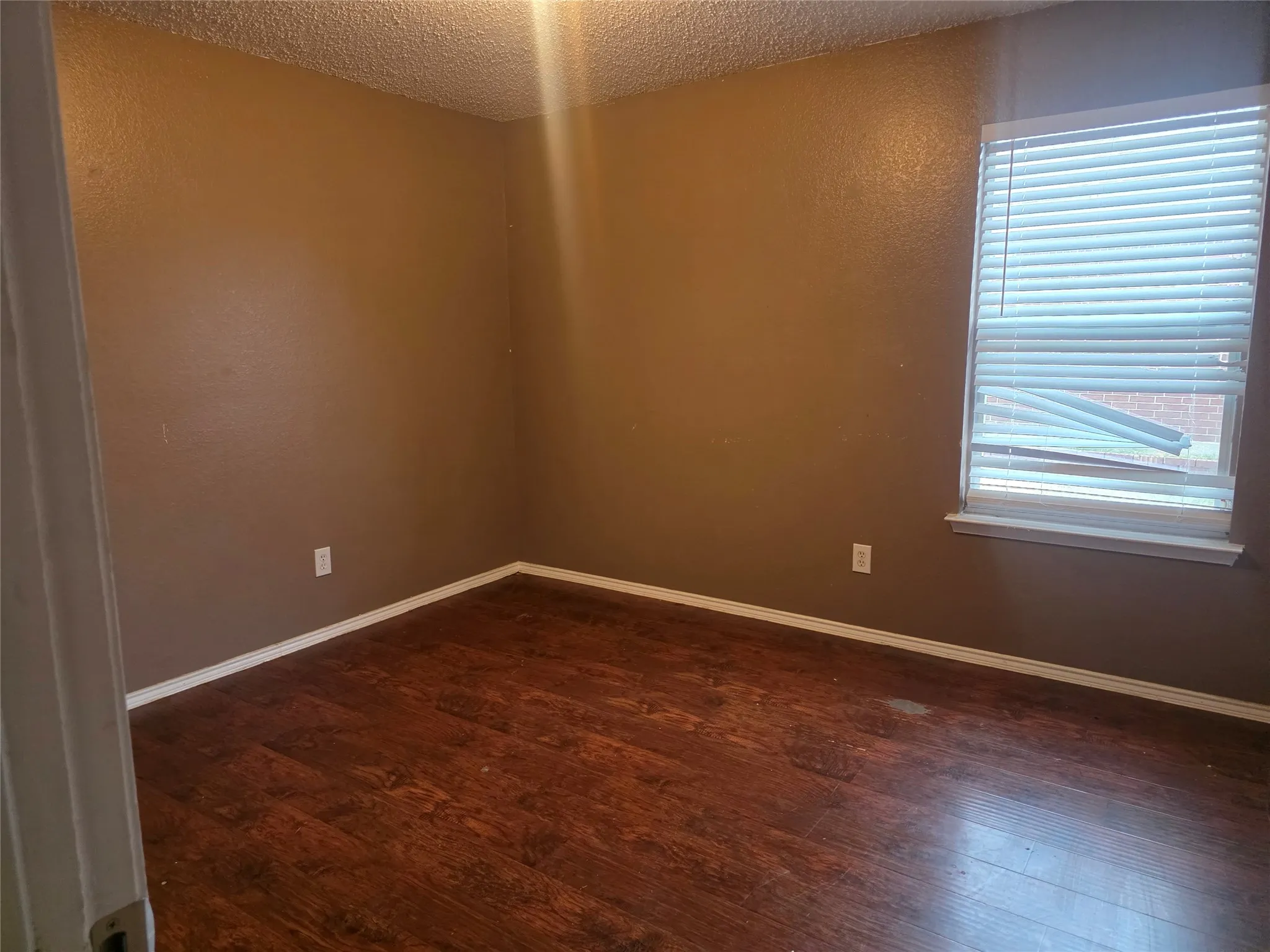 Single Family Residence For Rent in Tarrant County , 3315 Desert Sage, Grand Prairie, Texas 75052, 4 Bedroom, 2 Bathroom, 2 Garage spaces, 2,220 Sqft, built in 2003, mls#21383962, Real Estate Agent in Grand Prairie, Homes For Rent in Tarrant county, Homes For Rent in Grand Prairie, Realtor in Grand Prairie Texas, Real Estate Brokerage Independent Realty Texas, Luminita Cordes Realtor