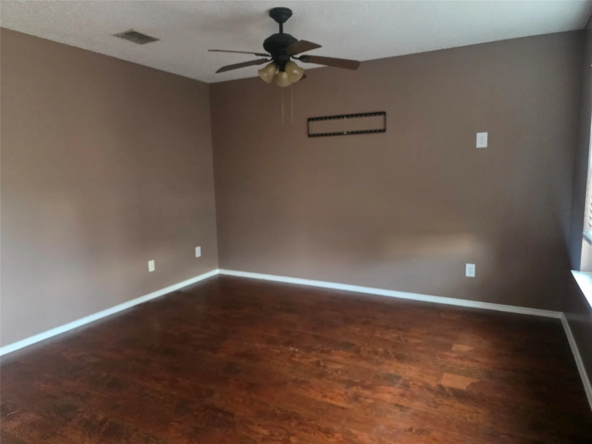 Single Family Residence For Rent in Tarrant County , 3315 Desert Sage, Grand Prairie, Texas 75052, 4 Bedroom, 2 Bathroom, 2 Garage spaces, 2,220 Sqft, built in 2003, mls#21383962, Real Estate Agent in Grand Prairie, Homes For Rent in Tarrant county, Homes For Rent in Grand Prairie, Realtor in Grand Prairie Texas, Real Estate Brokerage Independent Realty Texas, Luminita Cordes Realtor