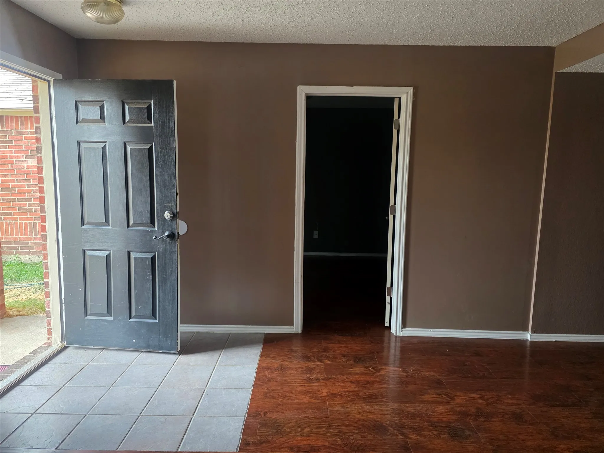 Single Family Residence For Rent in Tarrant County , 3315 Desert Sage, Grand Prairie, Texas 75052, 4 Bedroom, 2 Bathroom, 2 Garage spaces, 2,220 Sqft, built in 2003, mls#21383962, Real Estate Agent in Grand Prairie, Homes For Rent in Tarrant county, Homes For Rent in Grand Prairie, Realtor in Grand Prairie Texas, Real Estate Brokerage Independent Realty Texas, Luminita Cordes Realtor