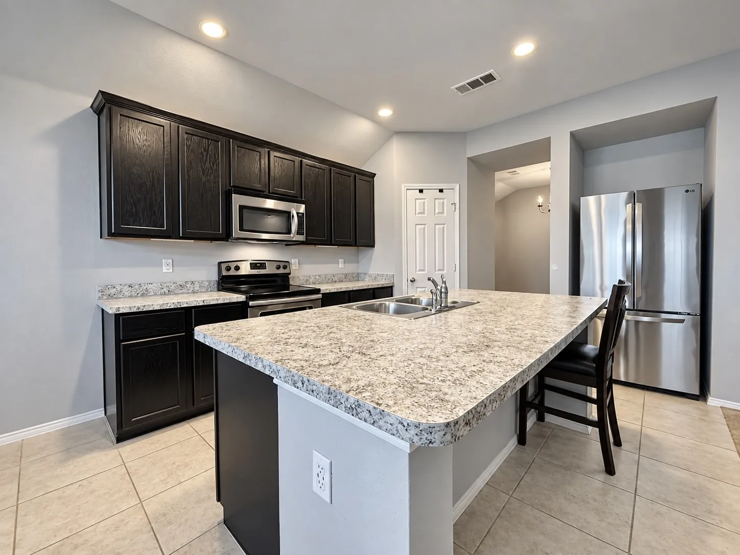 Single Family Residence For Sale in Kaufman County , 1131 Grimes Drive, Forney, Texas 75126, 4 Bedroom, 2 Bathroom, 2 Garage spaces, 2,200 Sqft, built in 2019, mls#21383934, Real Estate Agent in Forney, Homes For Sale in Kaufman county, Homes For Sale in Forney, Realtor in Forney Texas, Real Estate Brokerage Independent Realty Texas, Luminita Cordes Realtor
