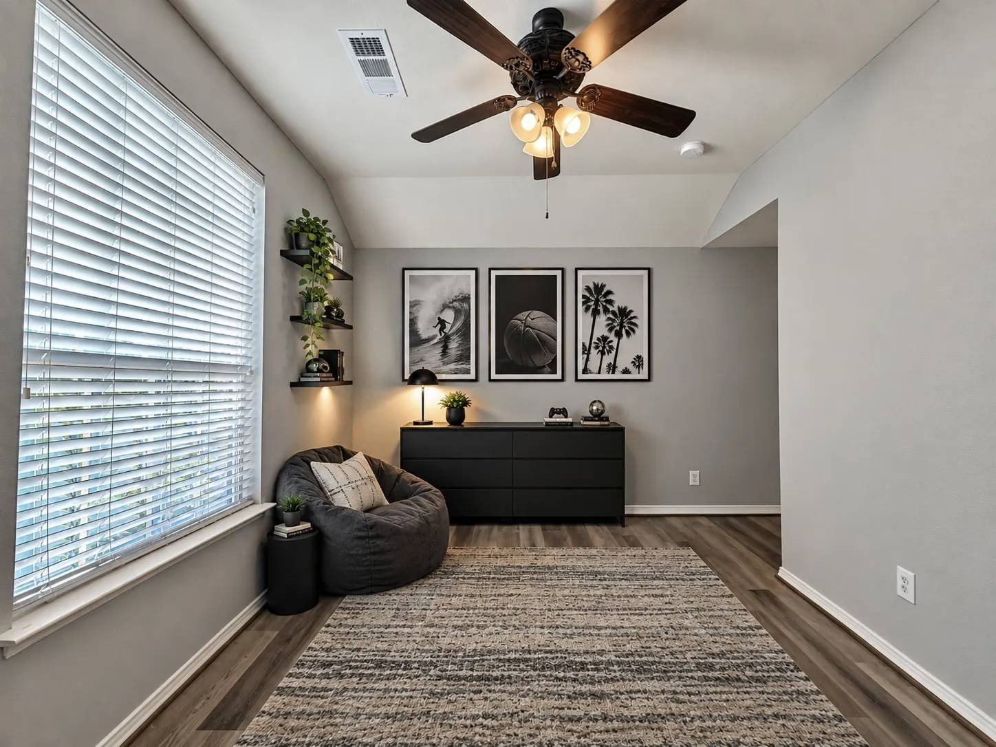Single Family Residence For Sale in Kaufman County , 1131 Grimes Drive, Forney, Texas 75126, 4 Bedroom, 2 Bathroom, 2 Garage spaces, 2,200 Sqft, built in 2019, mls#21383934, Real Estate Agent in Forney, Homes For Sale in Kaufman county, Homes For Sale in Forney, Realtor in Forney Texas, Real Estate Brokerage Independent Realty Texas, Luminita Cordes Realtor