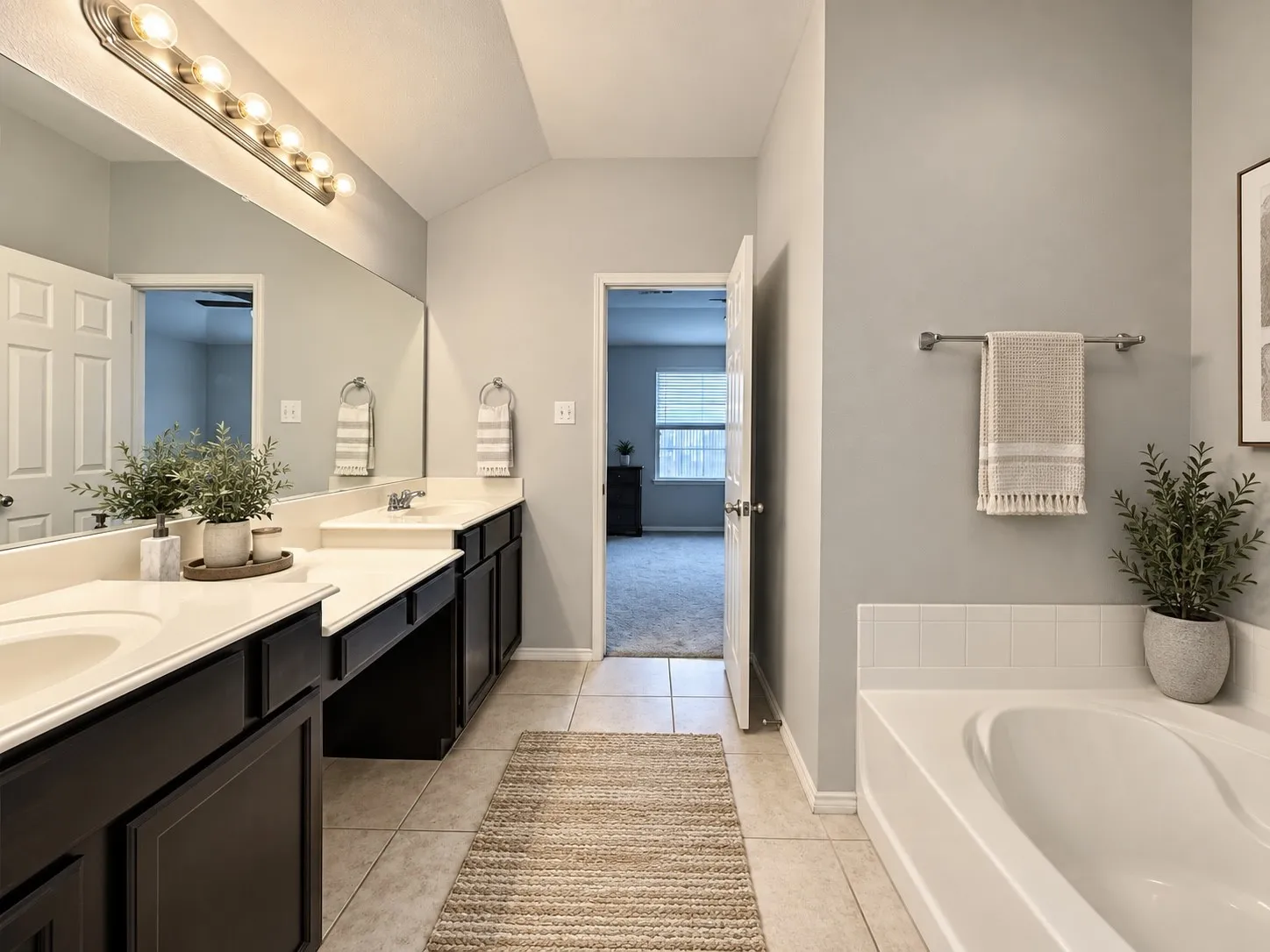 Single Family Residence For Sale in Kaufman County , 1131 Grimes Drive, Forney, Texas 75126, 4 Bedroom, 2 Bathroom, 2 Garage spaces, 2,200 Sqft, built in 2019, mls#21383934, Real Estate Agent in Forney, Homes For Sale in Kaufman county, Homes For Sale in Forney, Realtor in Forney Texas, Real Estate Brokerage Independent Realty Texas, Luminita Cordes Realtor