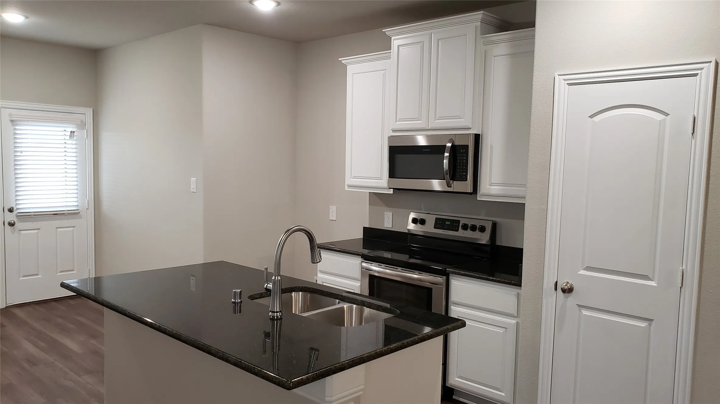 Single Family Residence For Rent in Hunt County , 1412 Brindle Drive, Greenville, Texas 75402, 4 Bedroom, 2 Bathroom, 2 Garage spaces, 1,473 Sqft, built in 2022, mls#21383967, Real Estate Agent in Greenville, Homes For Rent in Hunt county, Homes For Rent in Greenville, Realtor in Greenville Texas, Real Estate Brokerage Independent Realty Texas, Luminita Cordes Realtor