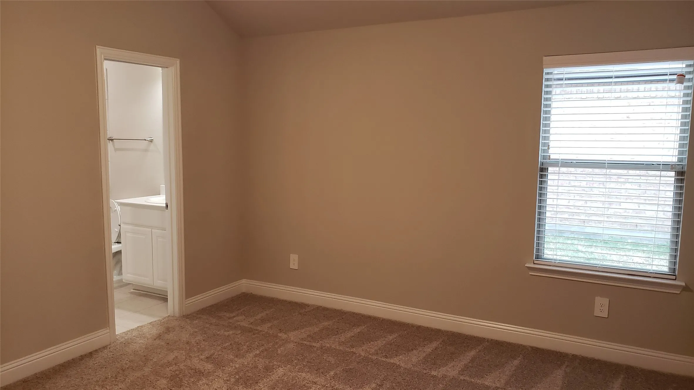 Single Family Residence For Rent in Hunt County , 1412 Brindle Drive, Greenville, Texas 75402, 4 Bedroom, 2 Bathroom, 2 Garage spaces, 1,473 Sqft, built in 2022, mls#21383967, Real Estate Agent in Greenville, Homes For Rent in Hunt county, Homes For Rent in Greenville, Realtor in Greenville Texas, Real Estate Brokerage Independent Realty Texas, Luminita Cordes Realtor