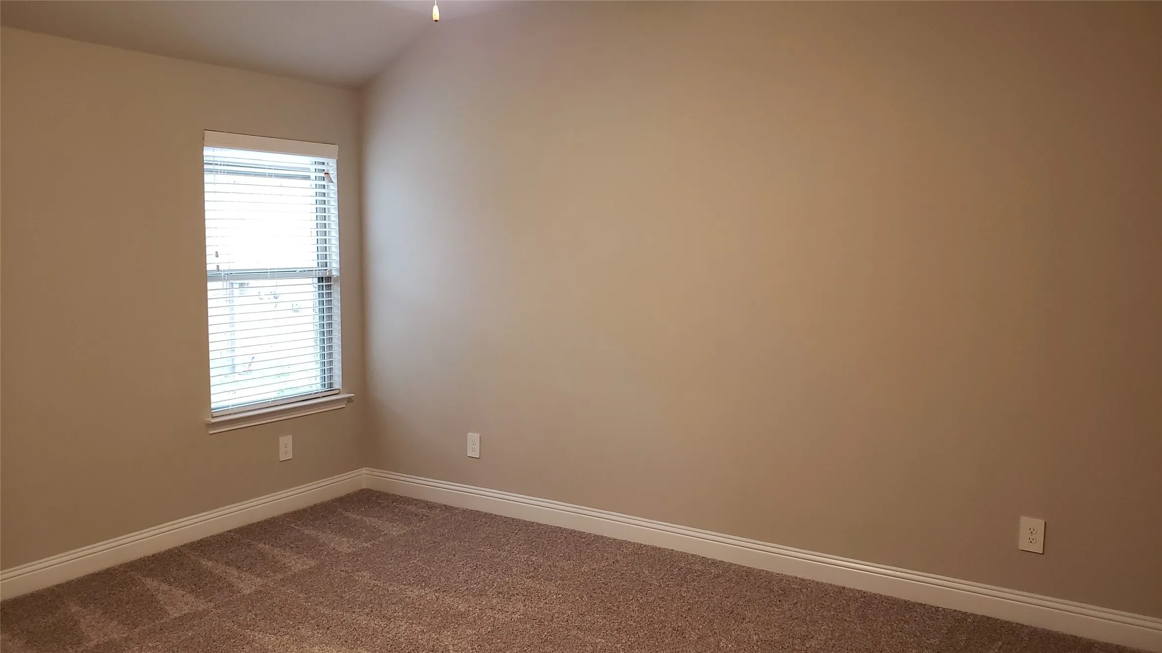 Single Family Residence For Rent in Hunt County , 1412 Brindle Drive, Greenville, Texas 75402, 4 Bedroom, 2 Bathroom, 2 Garage spaces, 1,473 Sqft, built in 2022, mls#21383967, Real Estate Agent in Greenville, Homes For Rent in Hunt county, Homes For Rent in Greenville, Realtor in Greenville Texas, Real Estate Brokerage Independent Realty Texas, Luminita Cordes Realtor