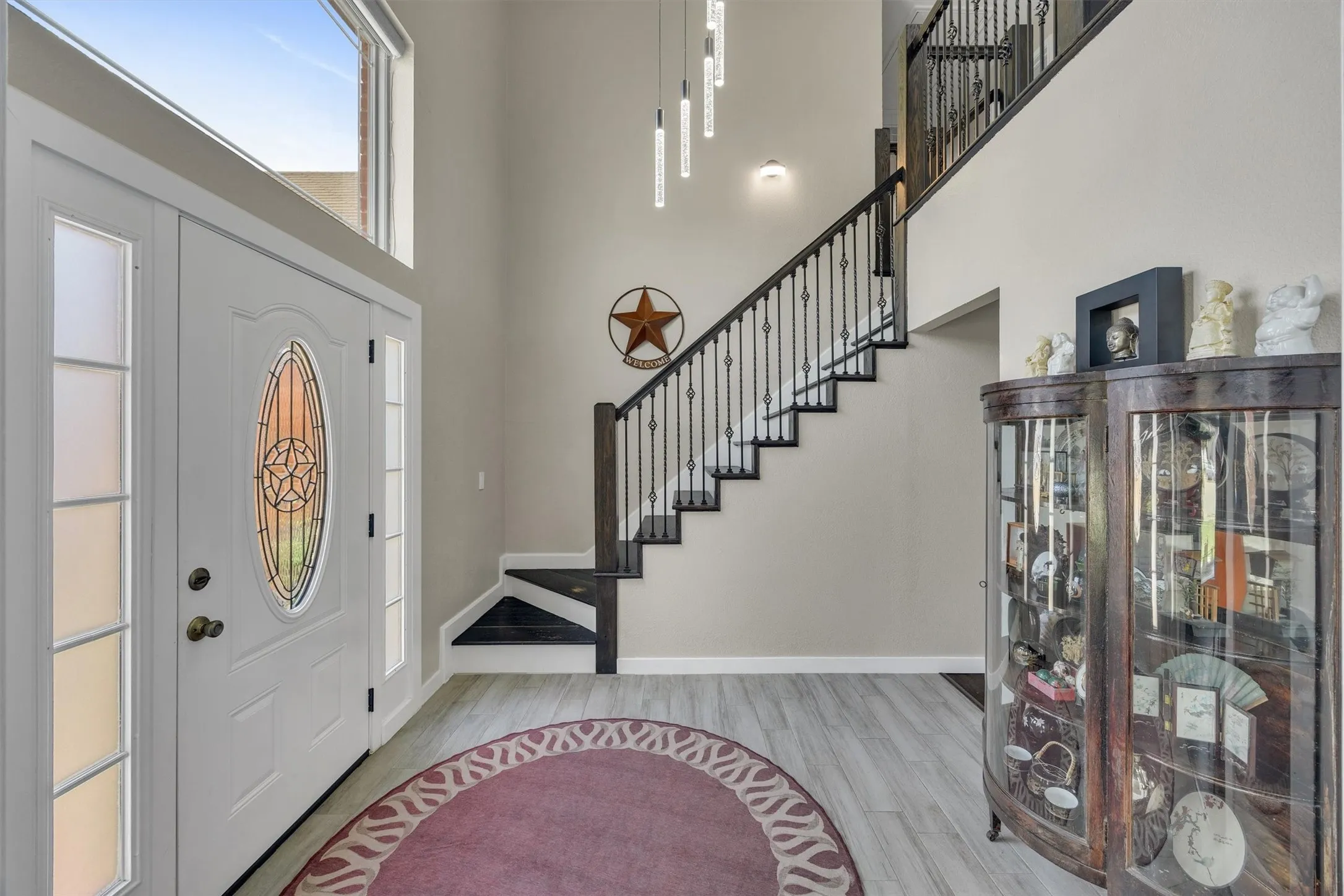 Single Family Residence For Sale in Tarrant County , 4900 Hibiscus Drive, Arlington, Texas 76018, 4 Bedroom, 3 Bathroom, 2 Garage spaces, 2,449 Sqft, built in 1990, mls#21377941, Real Estate Agent in Arlington, Homes For Sale in Tarrant county, Homes For Sale in Arlington, Realtor in Arlington Texas, Real Estate Brokerage Independent Realty Texas, Luminita Cordes Realtor