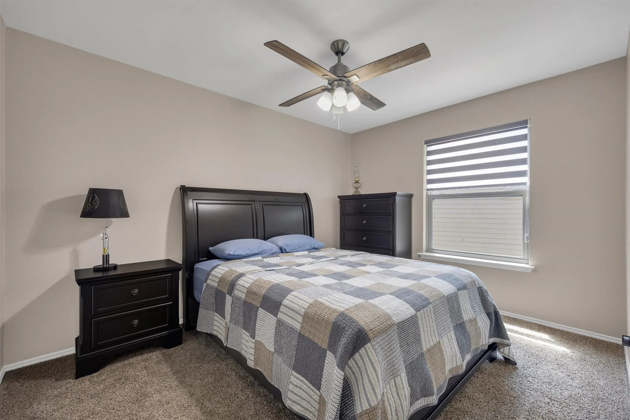 Single Family Residence For Sale in Tarrant County , 4900 Hibiscus Drive, Arlington, Texas 76018, 4 Bedroom, 3 Bathroom, 2 Garage spaces, 2,449 Sqft, built in 1990, mls#21377941, Real Estate Agent in Arlington, Homes For Sale in Tarrant county, Homes For Sale in Arlington, Realtor in Arlington Texas, Real Estate Brokerage Independent Realty Texas, Luminita Cordes Realtor