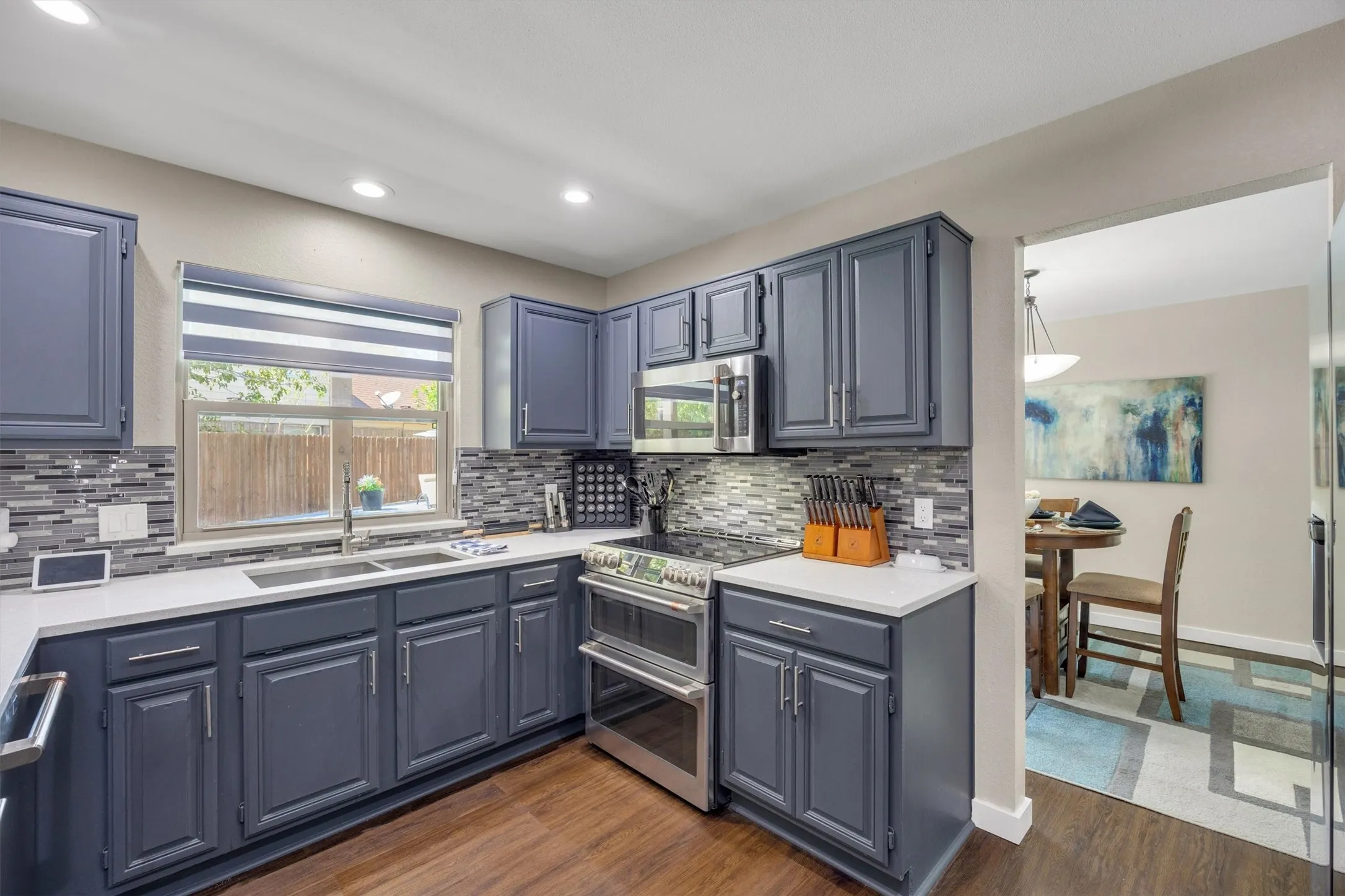 Single Family Residence For Sale in Tarrant County , 4900 Hibiscus Drive, Arlington, Texas 76018, 4 Bedroom, 3 Bathroom, 2 Garage spaces, 2,449 Sqft, built in 1990, mls#21377941, Real Estate Agent in Arlington, Homes For Sale in Tarrant county, Homes For Sale in Arlington, Realtor in Arlington Texas, Real Estate Brokerage Independent Realty Texas, Luminita Cordes Realtor