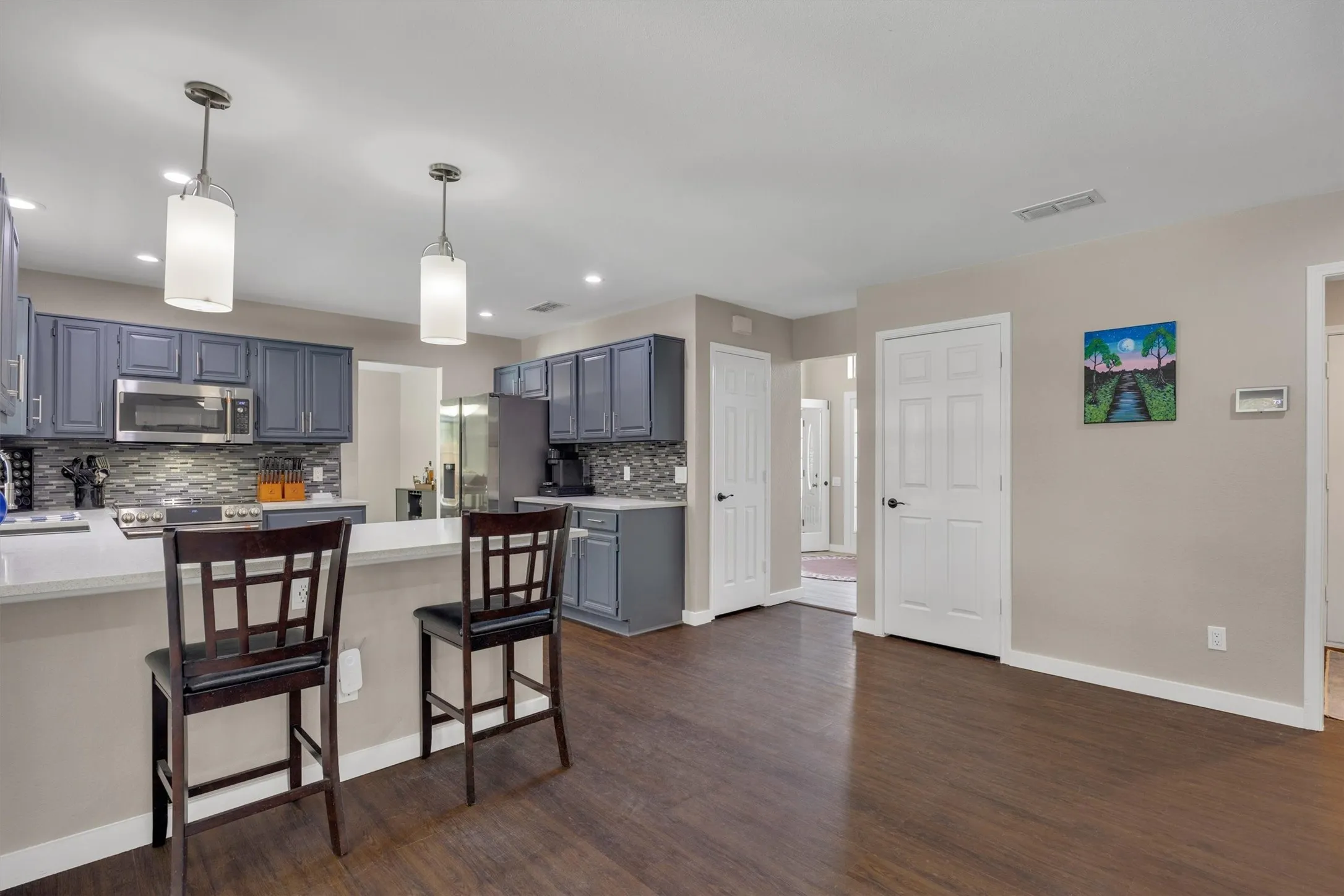 Single Family Residence For Sale in Tarrant County , 4900 Hibiscus Drive, Arlington, Texas 76018, 4 Bedroom, 3 Bathroom, 2 Garage spaces, 2,449 Sqft, built in 1990, mls#21377941, Real Estate Agent in Arlington, Homes For Sale in Tarrant county, Homes For Sale in Arlington, Realtor in Arlington Texas, Real Estate Brokerage Independent Realty Texas, Luminita Cordes Realtor
