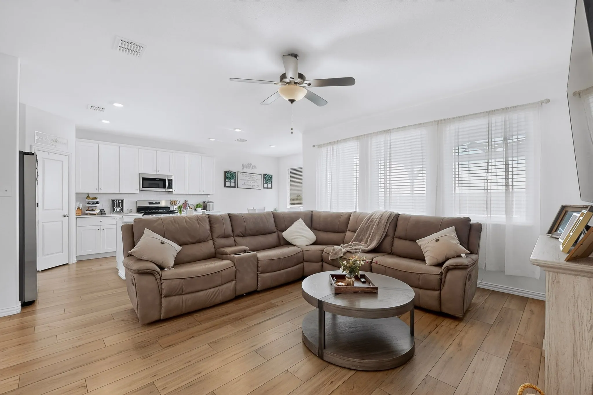 Single Family Residence For Sale in Kaufman County , 1794 Gleasondale Place, Forney, Texas 75126, 4 Bedroom, 3 Bathroom, 2 Garage spaces, 2,499 Sqft, built in 2023, mls#21383923, Real Estate Agent in Forney, Homes For Sale in Kaufman county, Homes For Sale in Forney, Realtor in Forney Texas, Real Estate Brokerage Independent Realty Texas, Luminita Cordes Realtor