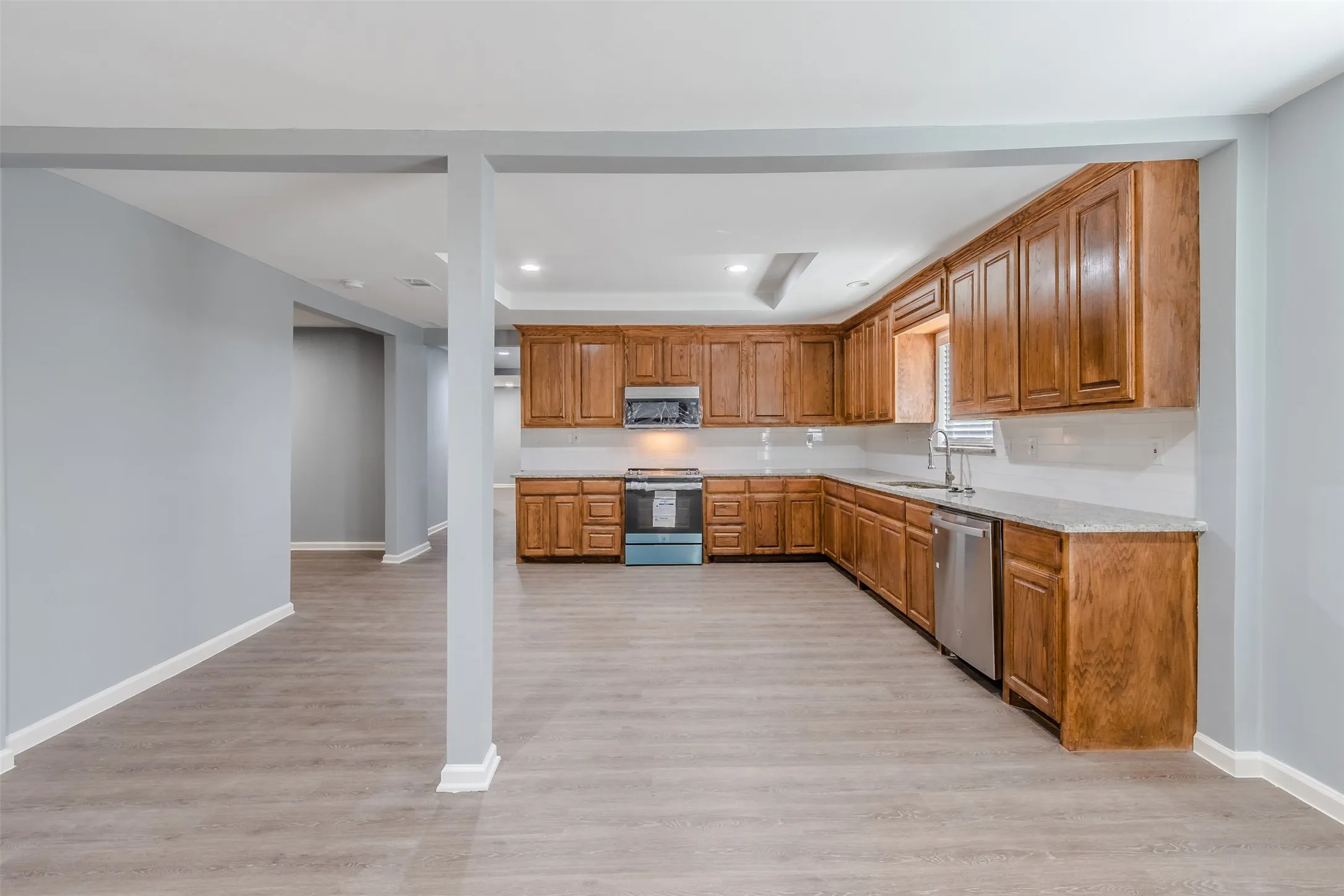 Single Family Residence For Rent in Ellis County , 605 Lloyd, Italy, Texas 76651, 5 Bedroom, 3 Bathroom, 2 Garage spaces, 2,679 Sqft, built in 1944, mls#21383972, Real Estate Agent in Italy, Homes For Rent in Ellis county, Homes For Rent in Italy, Realtor in Italy Texas, Real Estate Brokerage Independent Realty Texas, Luminita Cordes Realtor