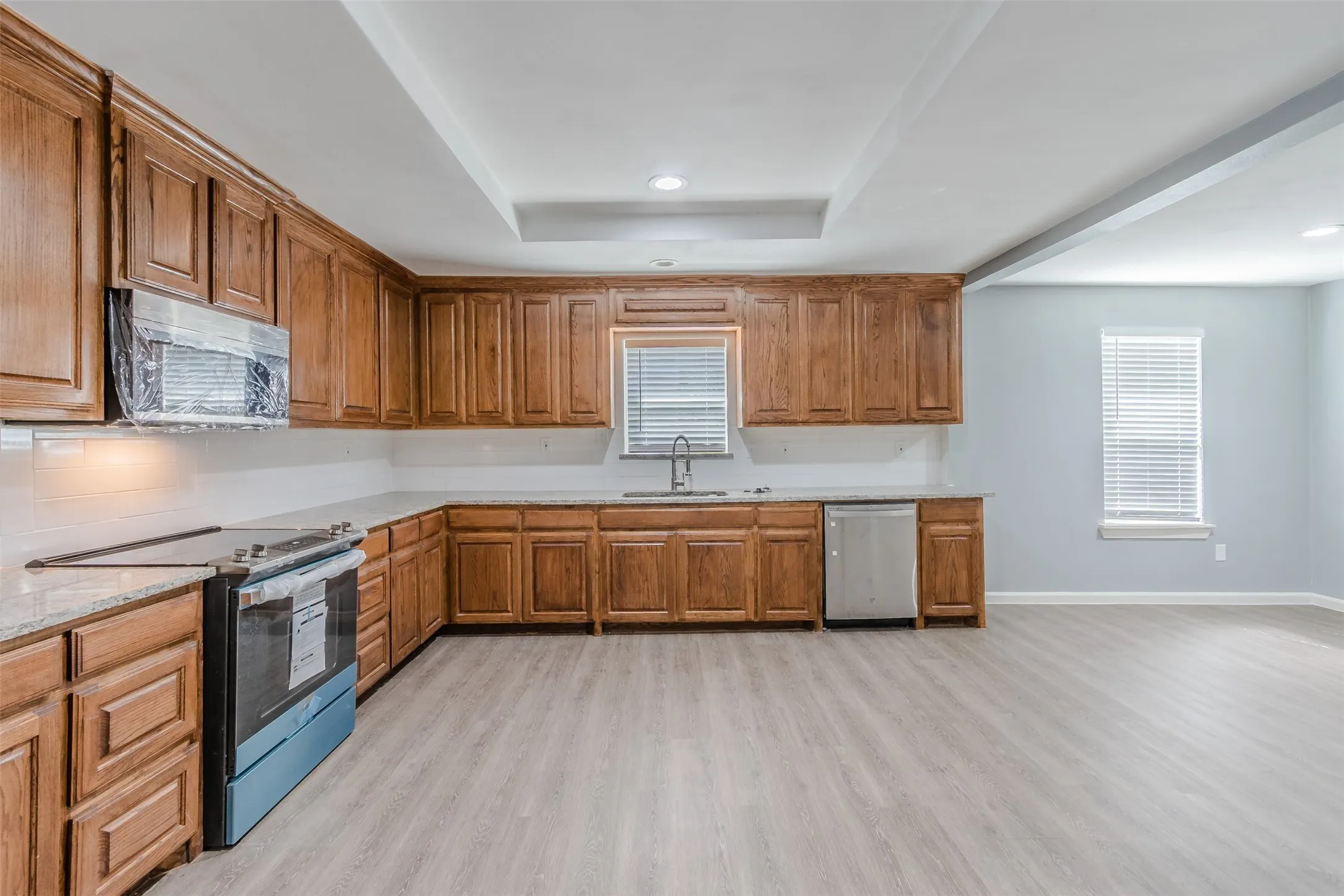 Single Family Residence For Rent in Ellis County , 605 Lloyd, Italy, Texas 76651, 5 Bedroom, 3 Bathroom, 2 Garage spaces, 2,679 Sqft, built in 1944, mls#21383972, Real Estate Agent in Italy, Homes For Rent in Ellis county, Homes For Rent in Italy, Realtor in Italy Texas, Real Estate Brokerage Independent Realty Texas, Luminita Cordes Realtor