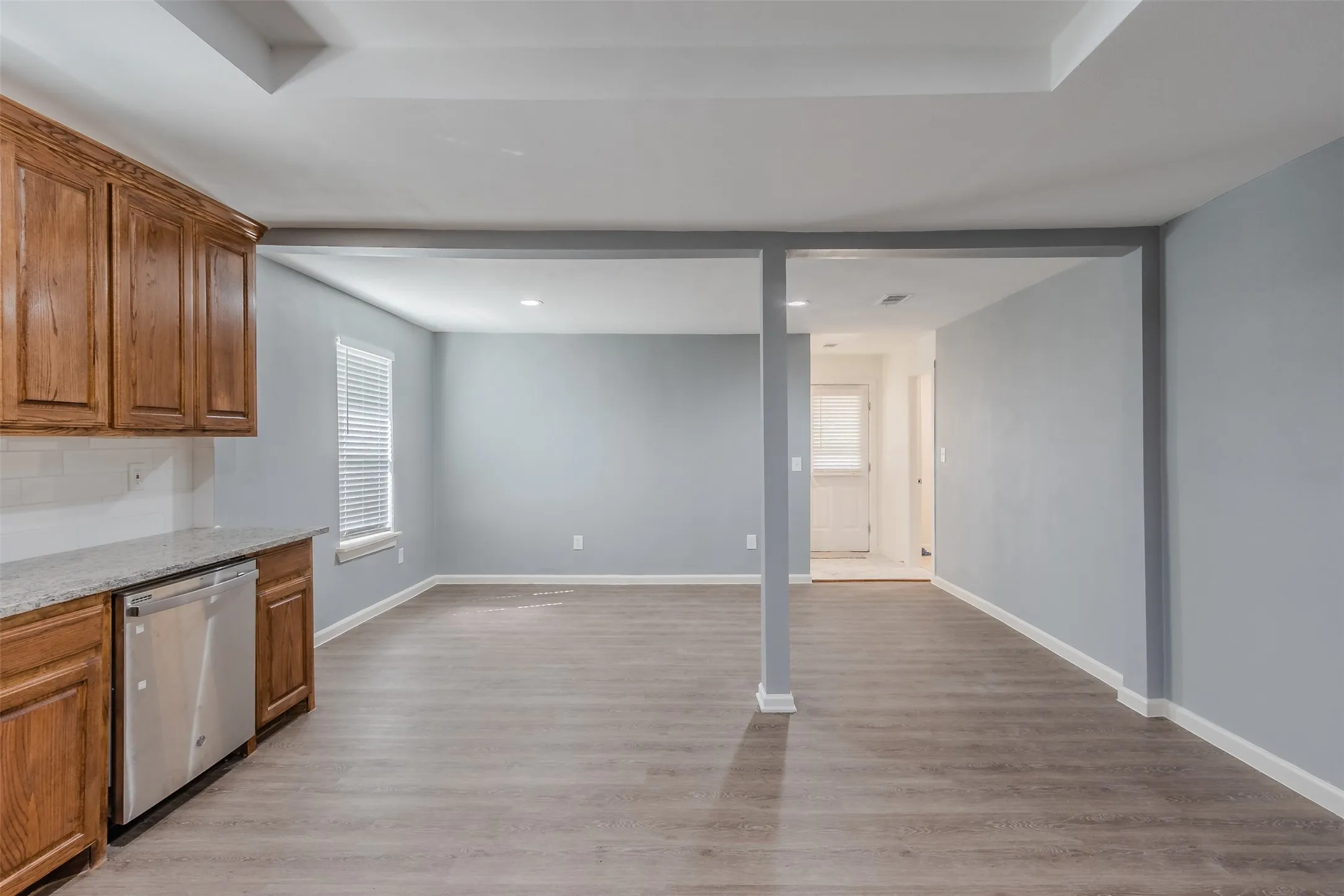 Single Family Residence For Rent in Ellis County , 605 Lloyd, Italy, Texas 76651, 5 Bedroom, 3 Bathroom, 2 Garage spaces, 2,679 Sqft, built in 1944, mls#21383972, Real Estate Agent in Italy, Homes For Rent in Ellis county, Homes For Rent in Italy, Realtor in Italy Texas, Real Estate Brokerage Independent Realty Texas, Luminita Cordes Realtor