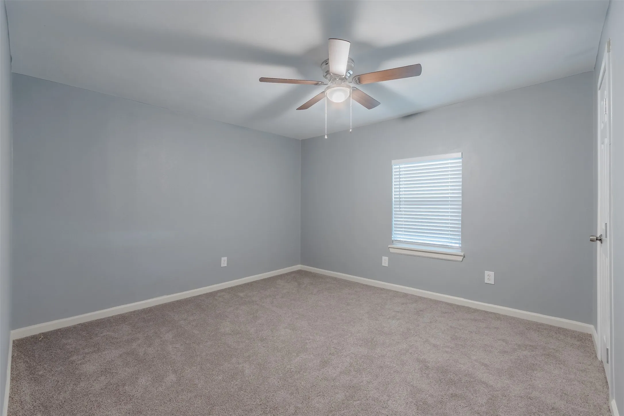 Single Family Residence For Rent in Ellis County , 605 Lloyd, Italy, Texas 76651, 5 Bedroom, 3 Bathroom, 2 Garage spaces, 2,679 Sqft, built in 1944, mls#21383972, Real Estate Agent in Italy, Homes For Rent in Ellis county, Homes For Rent in Italy, Realtor in Italy Texas, Real Estate Brokerage Independent Realty Texas, Luminita Cordes Realtor