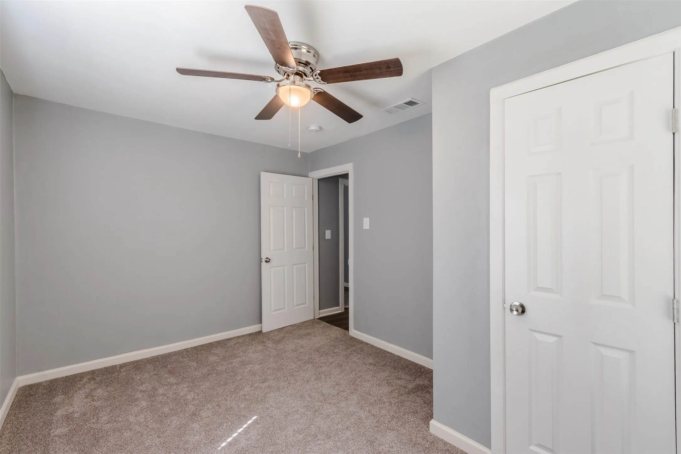Single Family Residence For Rent in Ellis County , 605 Lloyd, Italy, Texas 76651, 5 Bedroom, 3 Bathroom, 2 Garage spaces, 2,679 Sqft, built in 1944, mls#21383972, Real Estate Agent in Italy, Homes For Rent in Ellis county, Homes For Rent in Italy, Realtor in Italy Texas, Real Estate Brokerage Independent Realty Texas, Luminita Cordes Realtor