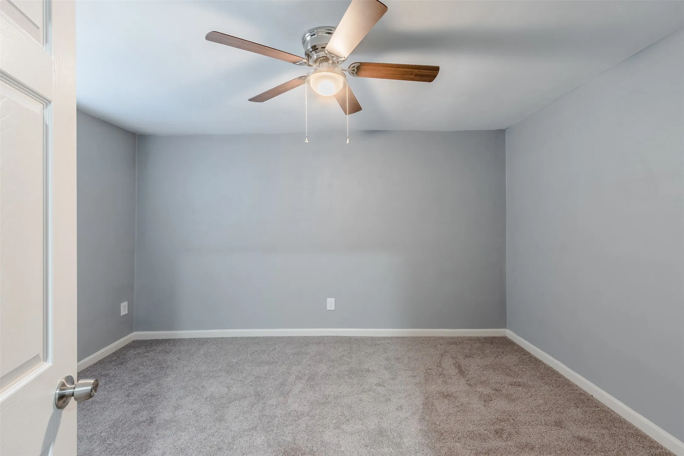 Single Family Residence For Rent in Ellis County , 605 Lloyd, Italy, Texas 76651, 5 Bedroom, 3 Bathroom, 2 Garage spaces, 2,679 Sqft, built in 1944, mls#21383972, Real Estate Agent in Italy, Homes For Rent in Ellis county, Homes For Rent in Italy, Realtor in Italy Texas, Real Estate Brokerage Independent Realty Texas, Luminita Cordes Realtor