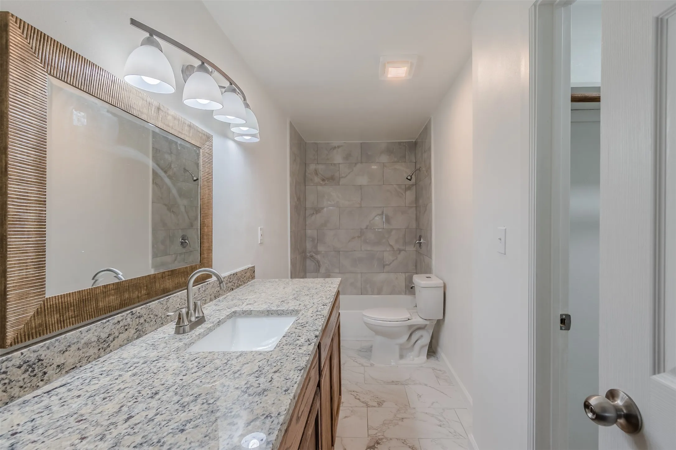 Single Family Residence For Rent in Ellis County , 605 Lloyd, Italy, Texas 76651, 5 Bedroom, 3 Bathroom, 2 Garage spaces, 2,679 Sqft, built in 1944, mls#21383972, Real Estate Agent in Italy, Homes For Rent in Ellis county, Homes For Rent in Italy, Realtor in Italy Texas, Real Estate Brokerage Independent Realty Texas, Luminita Cordes Realtor