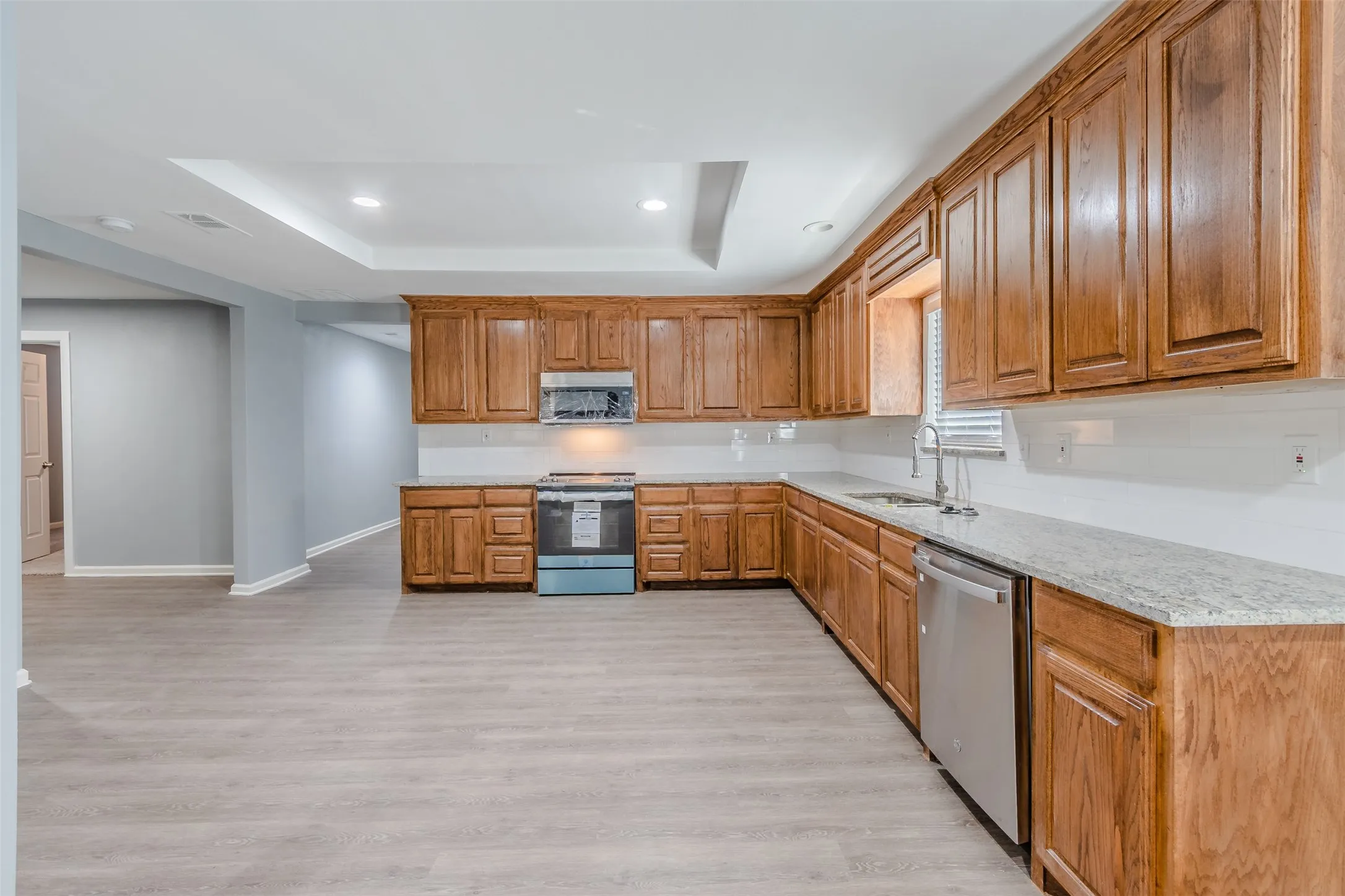 Single Family Residence For Rent in Ellis County , 605 Lloyd, Italy, Texas 76651, 5 Bedroom, 3 Bathroom, 2 Garage spaces, 2,679 Sqft, built in 1944, mls#21383972, Real Estate Agent in Italy, Homes For Rent in Ellis county, Homes For Rent in Italy, Realtor in Italy Texas, Real Estate Brokerage Independent Realty Texas, Luminita Cordes Realtor