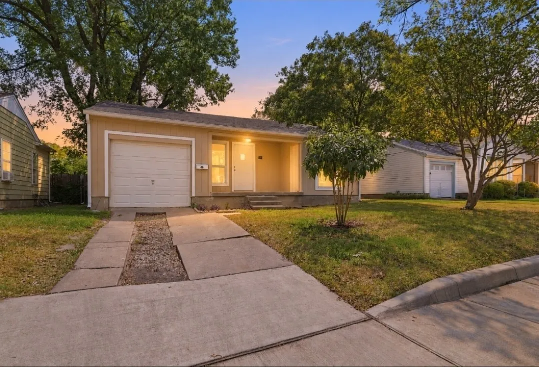 Single Family Residence For Sale in Dallas County , 913 Tamara Lane, Grand Prairie, Texas 75051, 2 Bedroom, 1 Bathroom, 1 Garage spaces, 1,051 Sqft, built in 1952, mls#21379049, Real Estate Agent in Grand Prairie, Homes For Sale in Dallas county, Homes For Sale in Grand Prairie, Realtor in Grand Prairie Texas, Real Estate Brokerage Independent Realty Texas, Luminita Cordes Realtor