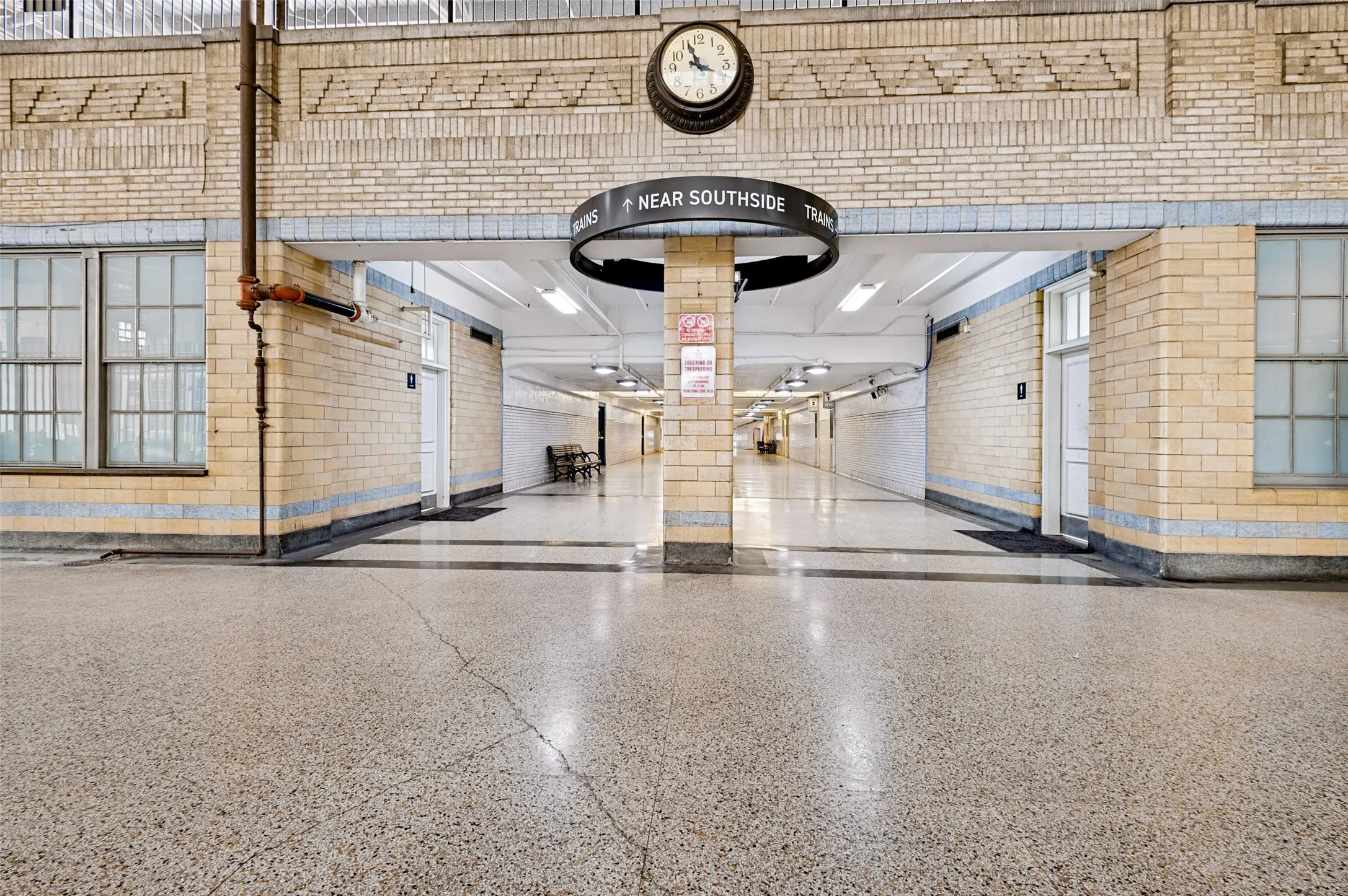 Condominium For Sale in Tarrant County , 201 W Lancaster Avenue 212, Fort Worth, Texas 76102, 2 Bedroom, 2 Bathroom, 1 Garage spaces, 928 Sqft, built in 2005, mls#21383336, Real Estate Agent in Fort Worth, Homes For Sale in Tarrant county, Homes For Sale in Fort Worth, Realtor in Fort Worth Texas, Real Estate Brokerage Independent Realty Texas, Luminita Cordes Realtor