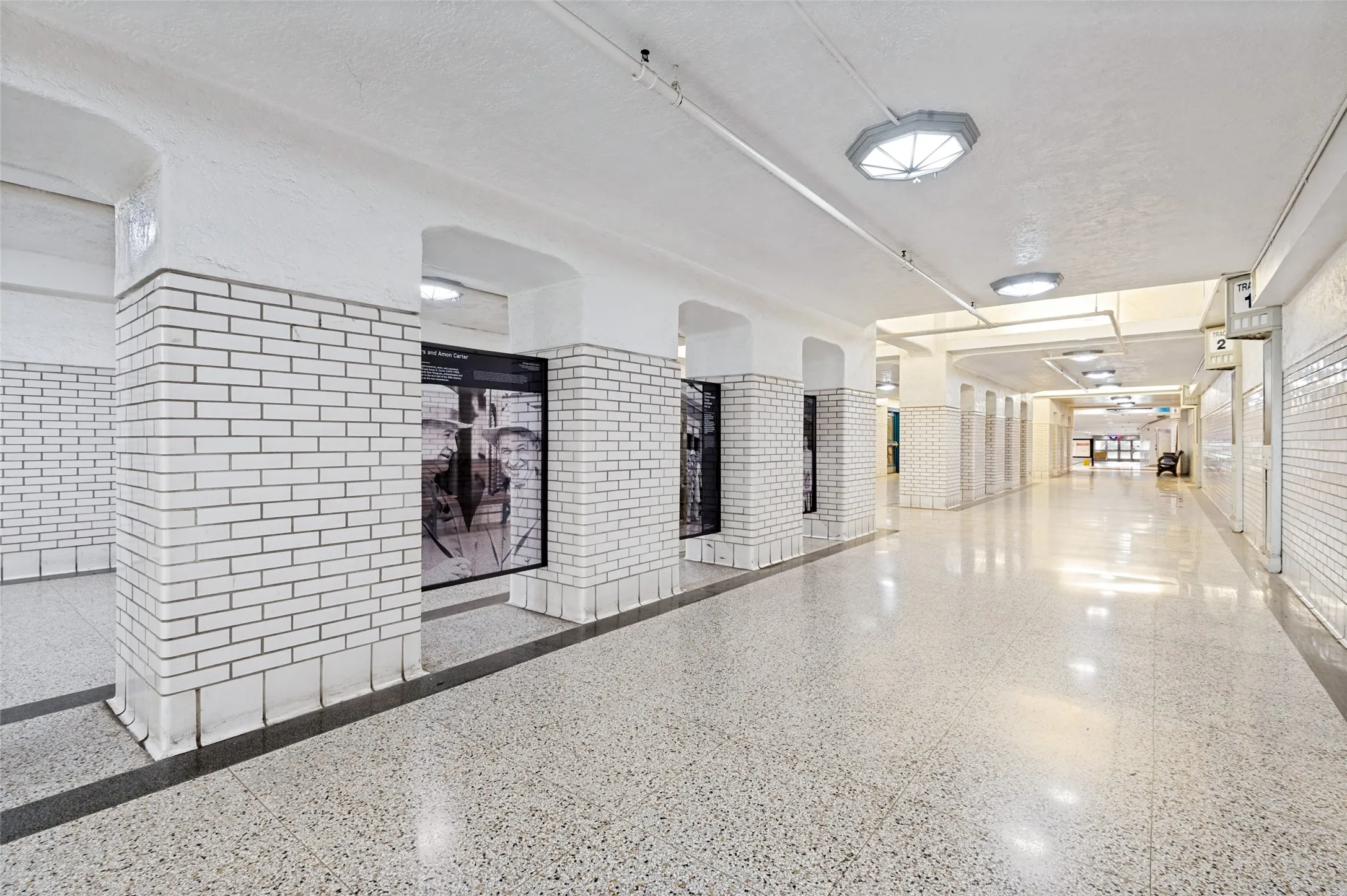 Condominium For Sale in Tarrant County , 201 W Lancaster Avenue 212, Fort Worth, Texas 76102, 2 Bedroom, 2 Bathroom, 1 Garage spaces, 928 Sqft, built in 2005, mls#21383336, Real Estate Agent in Fort Worth, Homes For Sale in Tarrant county, Homes For Sale in Fort Worth, Realtor in Fort Worth Texas, Real Estate Brokerage Independent Realty Texas, Luminita Cordes Realtor