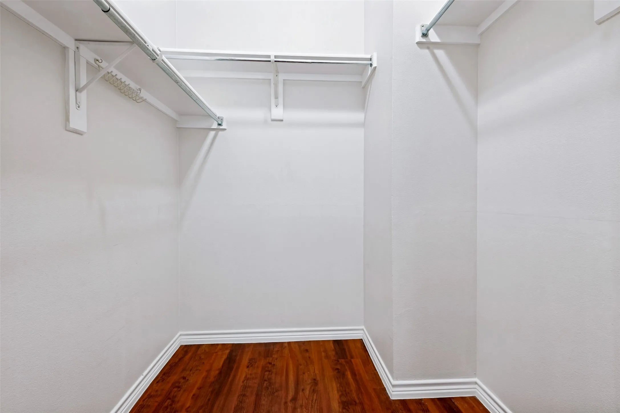 Condominium For Sale in Tarrant County , 201 W Lancaster Avenue 212, Fort Worth, Texas 76102, 2 Bedroom, 2 Bathroom, 1 Garage spaces, 928 Sqft, built in 2005, mls#21383336, Real Estate Agent in Fort Worth, Homes For Sale in Tarrant county, Homes For Sale in Fort Worth, Realtor in Fort Worth Texas, Real Estate Brokerage Independent Realty Texas, Luminita Cordes Realtor