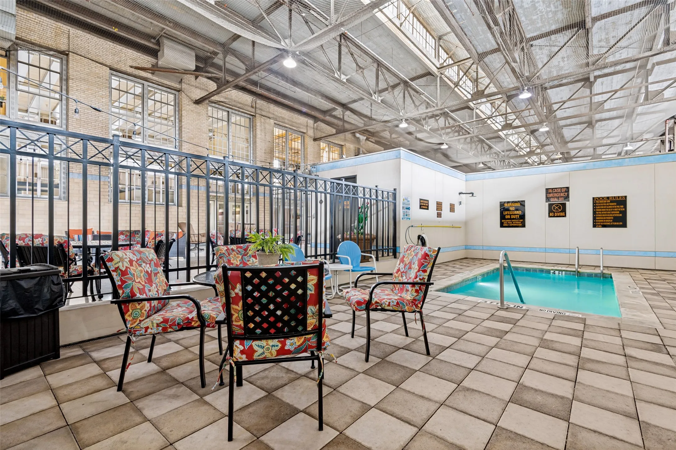 Condominium For Sale in Tarrant County , 201 W Lancaster Avenue 212, Fort Worth, Texas 76102, 2 Bedroom, 2 Bathroom, 1 Garage spaces, 928 Sqft, built in 2005, mls#21383336, Real Estate Agent in Fort Worth, Homes For Sale in Tarrant county, Homes For Sale in Fort Worth, Realtor in Fort Worth Texas, Real Estate Brokerage Independent Realty Texas, Luminita Cordes Realtor