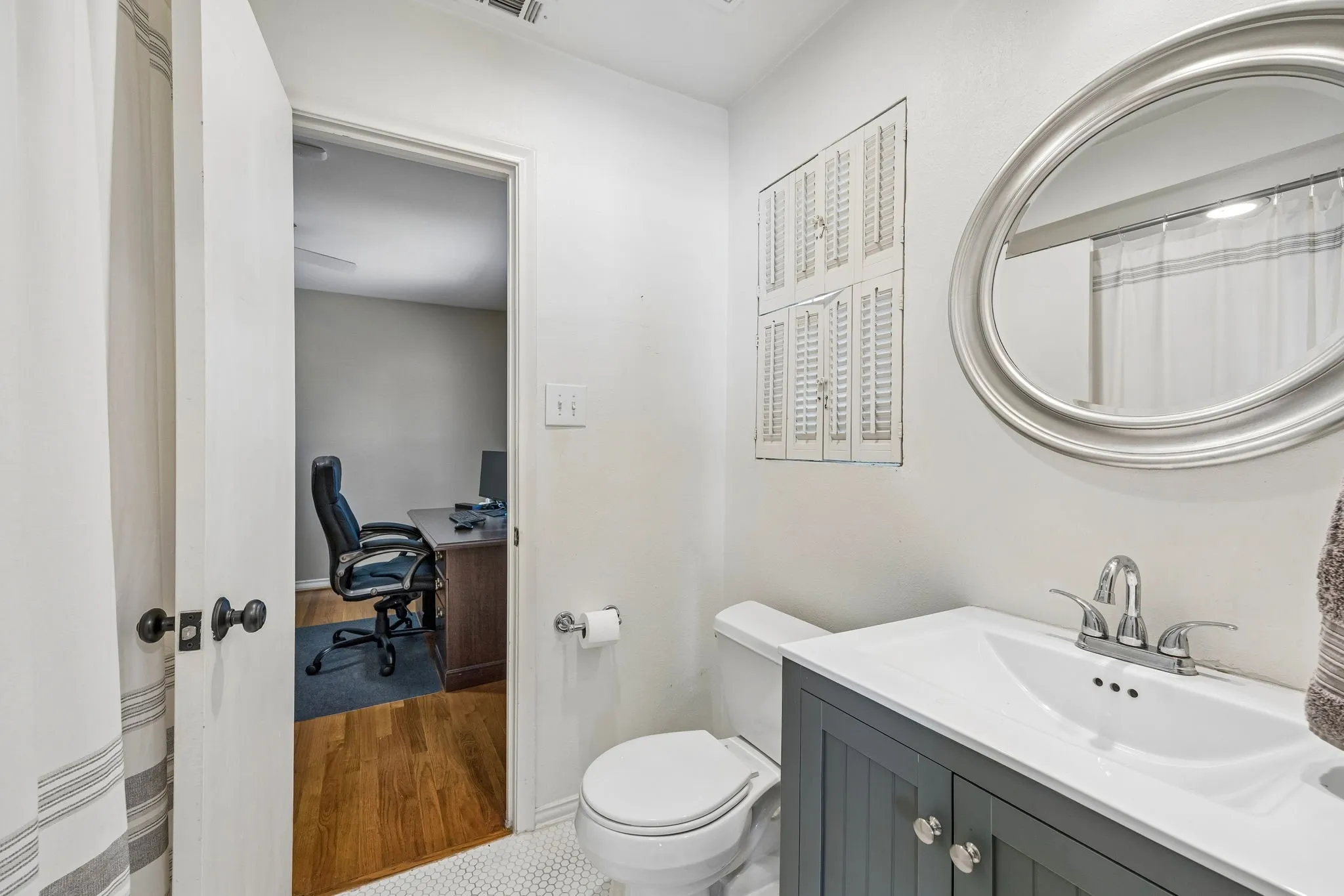 Single Family Residence For Sale in Dallas County , 10507 Royalwood Drive, Dallas, Texas 75238, 3 Bedroom, 2 Bathroom, 2 Garage spaces, 1,917 Sqft, built in 1960, mls#21383922, Real Estate Agent in Dallas, Homes For Sale in Dallas county, Homes For Sale in Dallas, Realtor in Dallas Texas, Real Estate Brokerage Independent Realty Texas, Luminita Cordes Realtor