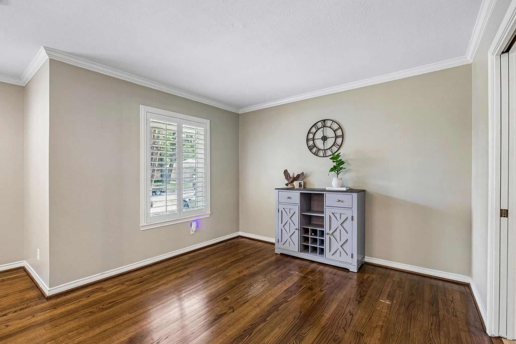 Single Family Residence For Sale in Dallas County , 10507 Royalwood Drive, Dallas, Texas 75238, 3 Bedroom, 2 Bathroom, 2 Garage spaces, 1,917 Sqft, built in 1960, mls#21383922, Real Estate Agent in Dallas, Homes For Sale in Dallas county, Homes For Sale in Dallas, Realtor in Dallas Texas, Real Estate Brokerage Independent Realty Texas, Luminita Cordes Realtor