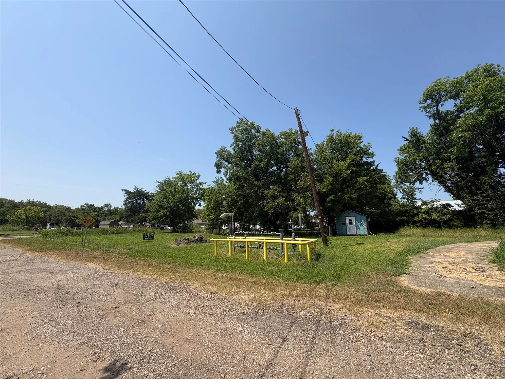 Unimproved Land For Sale in Red River (TX) County , 200 S Reagan Street, Clarksville, Texas 75426, 0, 0, Garage spaces, 0 Sqft, built in 0, mls#21383977, Real Estate Agent in Clarksville, Homes For Sale in Red River (TX) county, Homes For Sale in Clarksville, Realtor in Clarksville Texas, Real Estate Brokerage Independent Realty Texas, Luminita Cordes Realtor