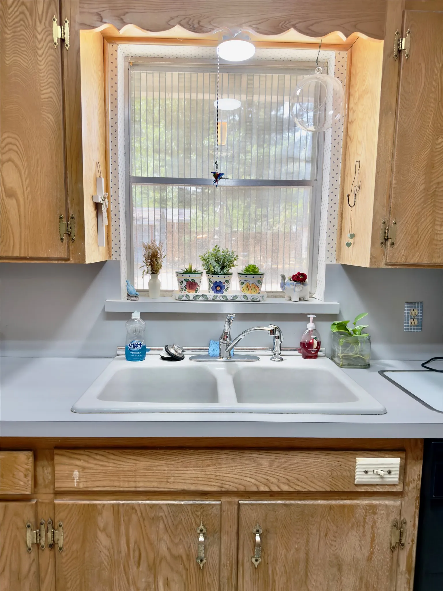 Single Family Residence For Sale in Tarrant County , 1552 Montclair Drive, Fort Worth, Texas 76103, 6 Bedroom, 3 Bathroom, 2 Garage spaces, 2,291 Sqft, built in 1957, mls#21383004, Real Estate Agent in Fort Worth, Homes For Sale in Tarrant county, Homes For Sale in Fort Worth, Realtor in Fort Worth Texas, Real Estate Brokerage Independent Realty Texas, Luminita Cordes Realtor