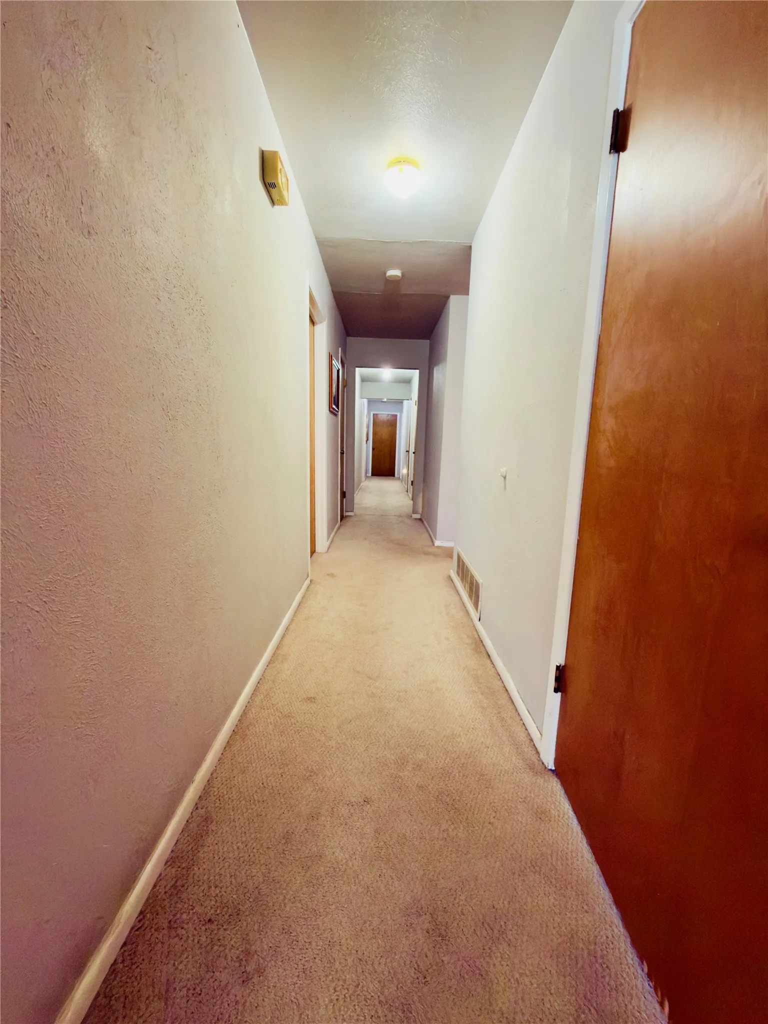 Single Family Residence For Sale in Tarrant County , 1552 Montclair Drive, Fort Worth, Texas 76103, 6 Bedroom, 3 Bathroom, 2 Garage spaces, 2,291 Sqft, built in 1957, mls#21383004, Real Estate Agent in Fort Worth, Homes For Sale in Tarrant county, Homes For Sale in Fort Worth, Realtor in Fort Worth Texas, Real Estate Brokerage Independent Realty Texas, Luminita Cordes Realtor